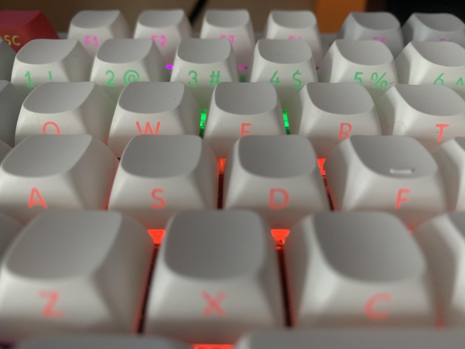 OSA Profile Double-Shot PBT Side-Printed Keycap Set, 141 Keys, MX Stem Compatible, Backlight Shine-Through Legend - Fits ANSI 60%/65%/75%/TKL/96%/100% Layouts customer photo 2