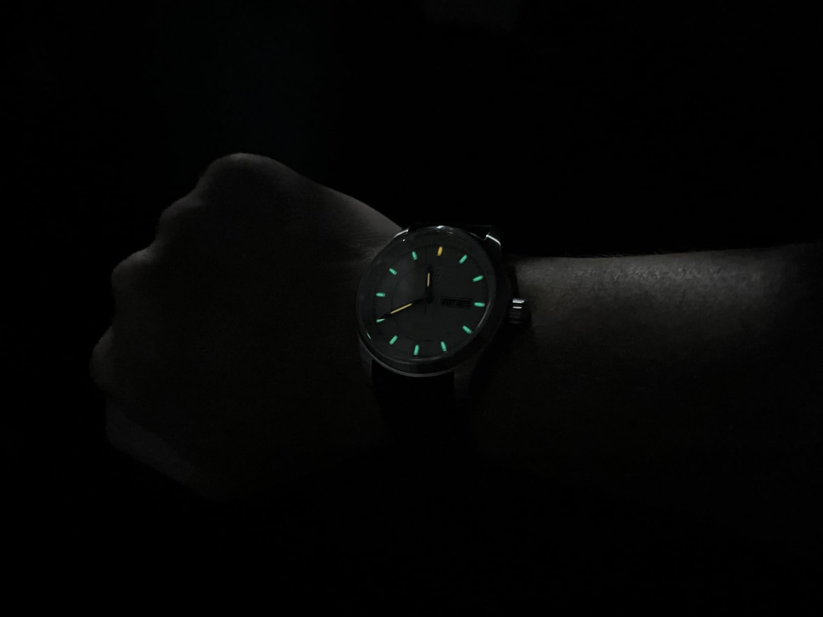 Atacama Field Automatic - Mens Field Watch - 44mm - Swiss Automatic - 200M Water Resistant - Sapphire Crystal - Stainless Steel Case - Always Visible customer photo 1