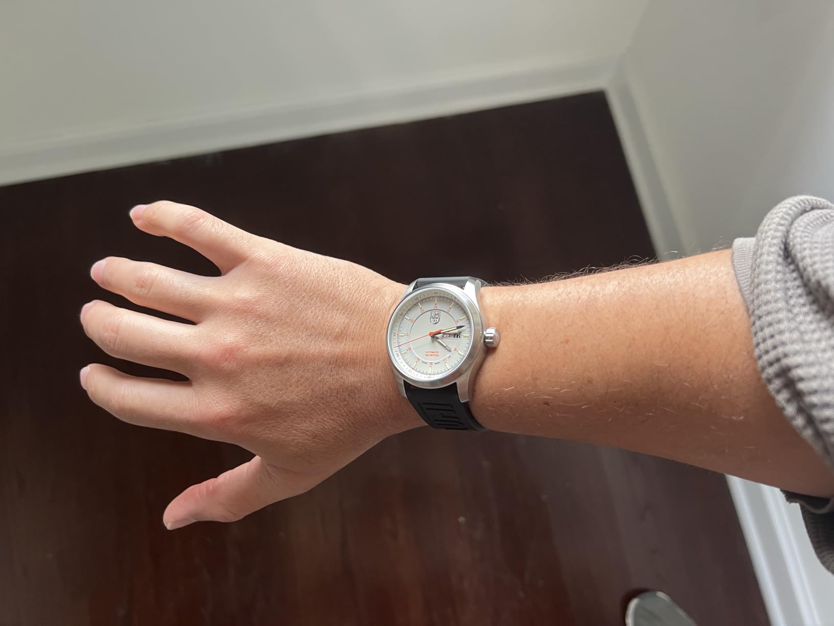 Atacama Field Automatic - Mens Field Watch - 44mm - Swiss Automatic - 200M Water Resistant - Sapphire Crystal - Stainless Steel Case - Always Visible customer photo 2