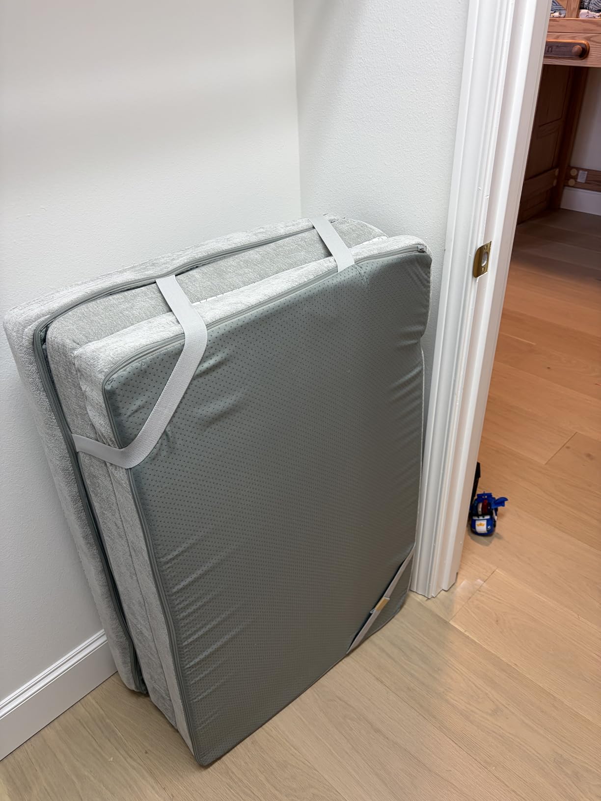Odorless Foldable Mattress Medium Queen Size 80
