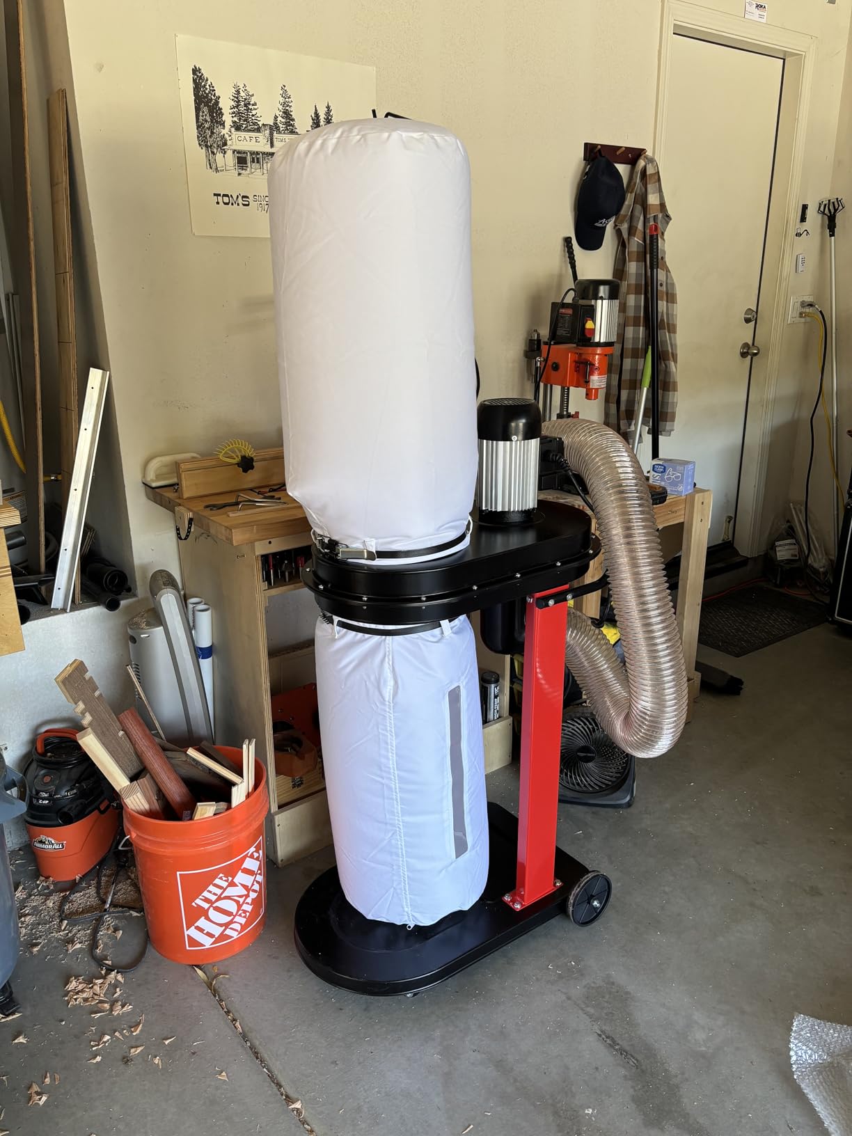 BUCKTOOL 1.2 HP Auto-Start Dust Collector, 750 CFM with 5 ft Flexible Hose | Three Collection Bags, 5.4-Cubic-Foot Capacity and Five-Piece Reducer for Woodworking Dust Extraction customer photo 1