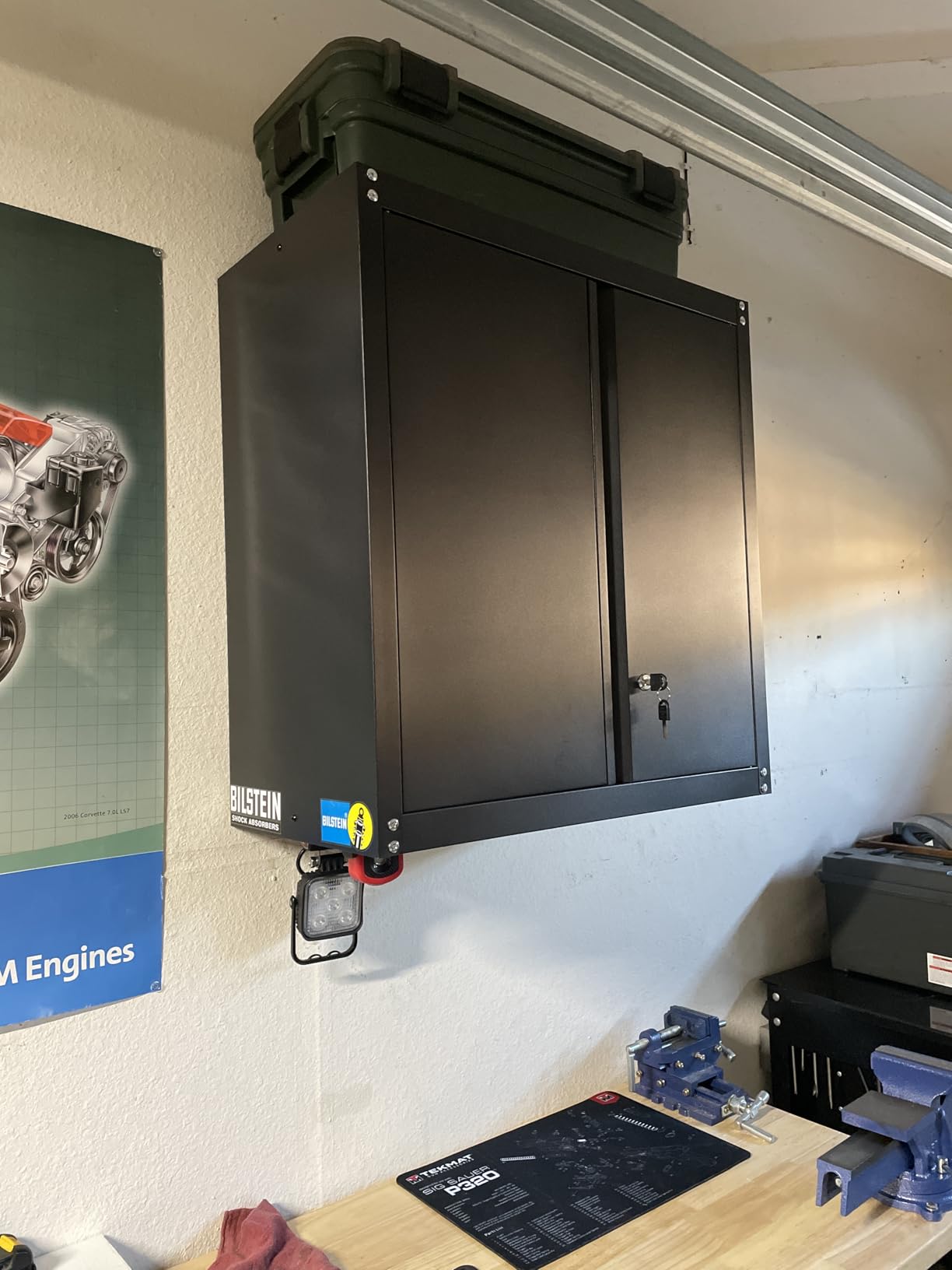 GREATMEET Locking Metal Garage Wall Cabinet with Doors and Shelf | 31