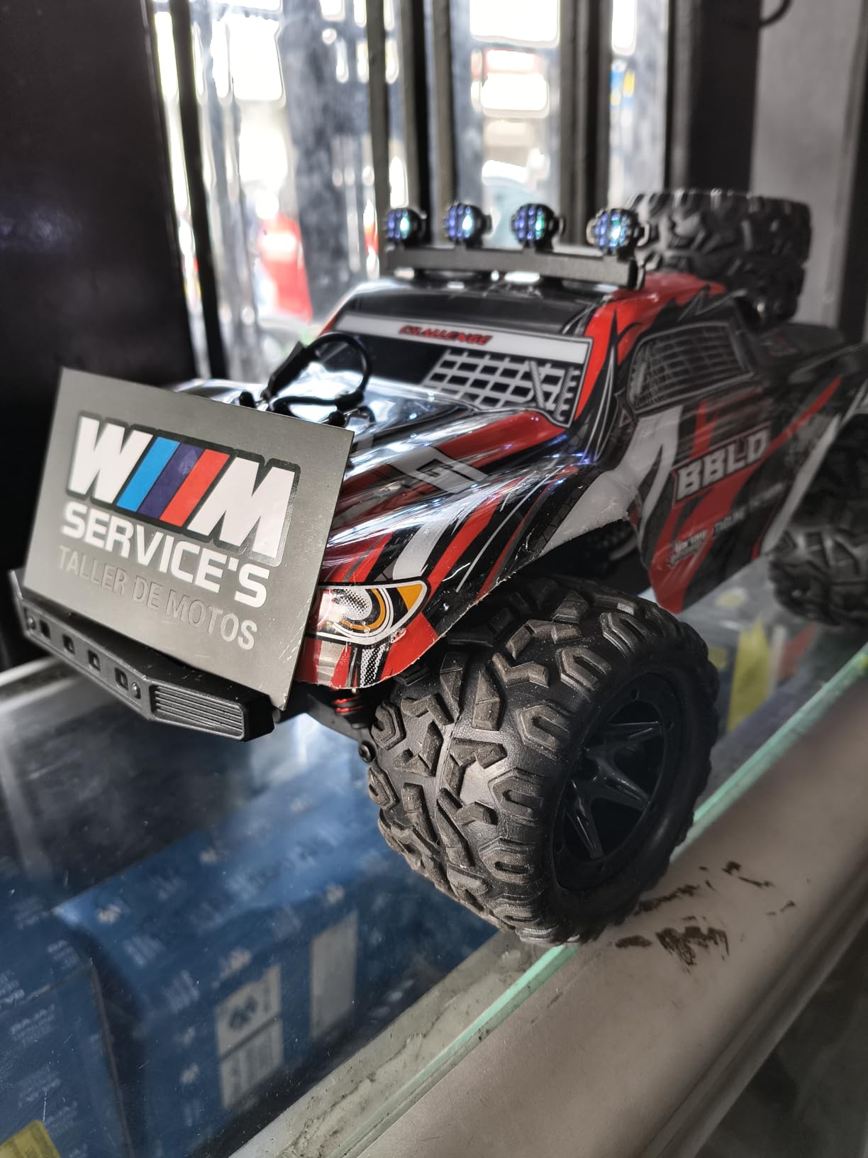 1:18 4WD RC Car 25 MPH for Teens Adults Off-Road Truck | IPX4 Waterproof, Oil-Shocks, Dual 1500mAh, 80m 2.4GHz Remote, All-Terrain 4WD for Teens & Adults customer photo 1