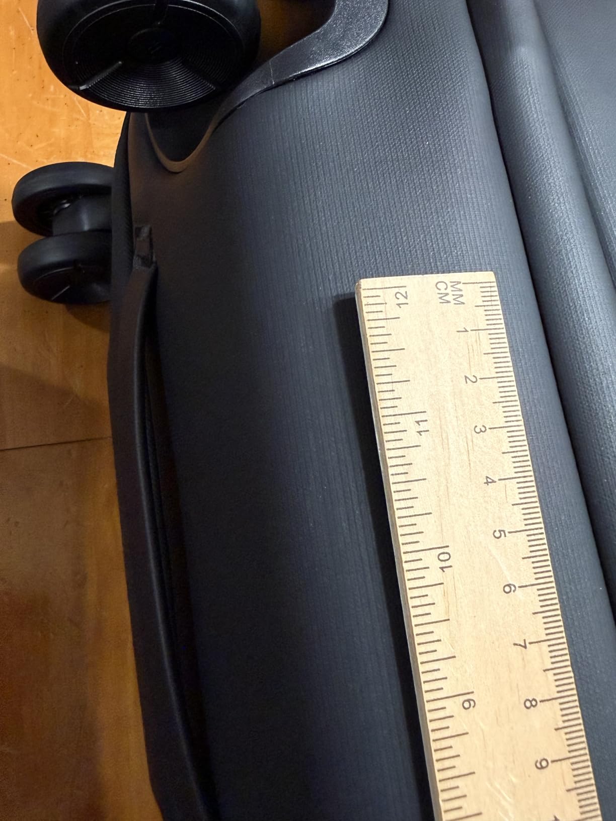 Peak Design Roller Pro Carry-On, Sage - Expandable Small Suitcase with Wheels, Carbon Fiber Handle, Drawbridge Opening, Hybrid Soft/Hard Shell, Fits XL Camera Cube or Packing Cubes customer photo 2