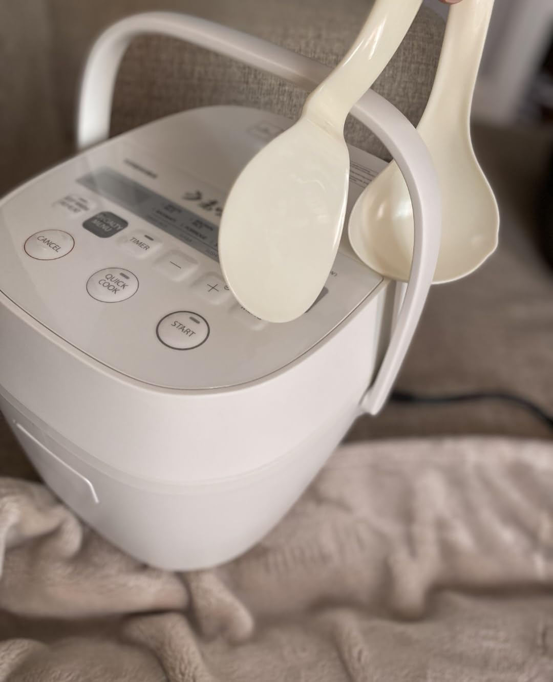TOSHIBA OriginTaste Rice Cooker 5.5-Cup Uncooked, Fuzzy Logic, 15-in-1 Functions, Digital Display, Delay Timer, Keep Warm, Nonstick Inner Pot, White customer photo 1