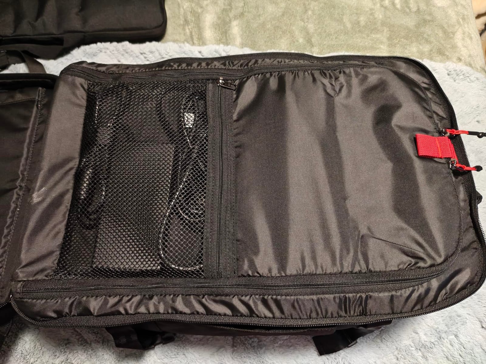 tomtoc Travel Backpack 40L, TSA Carry On Bag Flight Approved, PFAS Free | Carry on Luggage Backpack for Men Women, Water-resistant Business Airplanes Rucksack for Travel Essential Fit 17.3 Inch Laptop customer photo 1