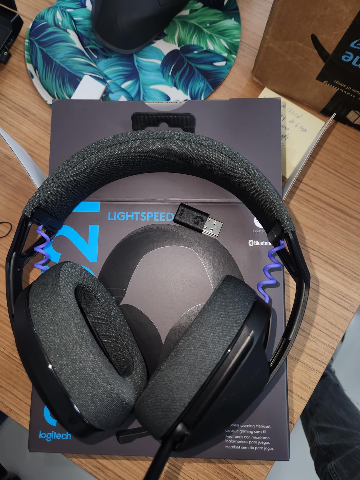 Logitech G321 Lightspeed Wireless Bluetooth Gaming Headset, Dynamic Comfort and fit, 16 kHz Boom mic, 20+ hrs Battery, PC, PS4, PS5, Nintendo Switch, Mobile - Black customer photo 2