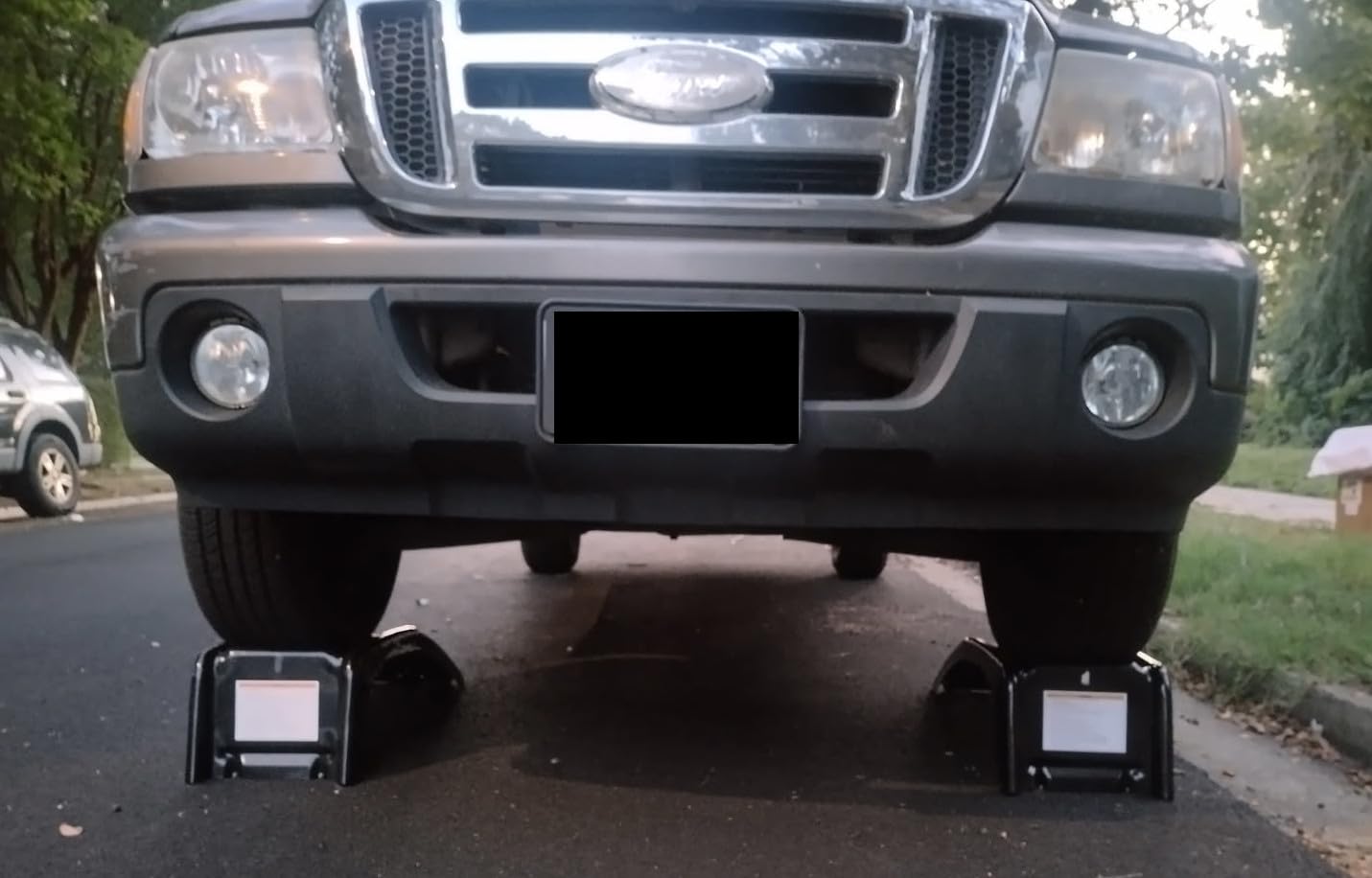 Garvee 8 in Lift Solid Steel Car Ramp 8000 LBS Capacity, 2000 LBS Per Ramps, Heavy Duty Truck Ramps, 2 Pack customer photo 2
