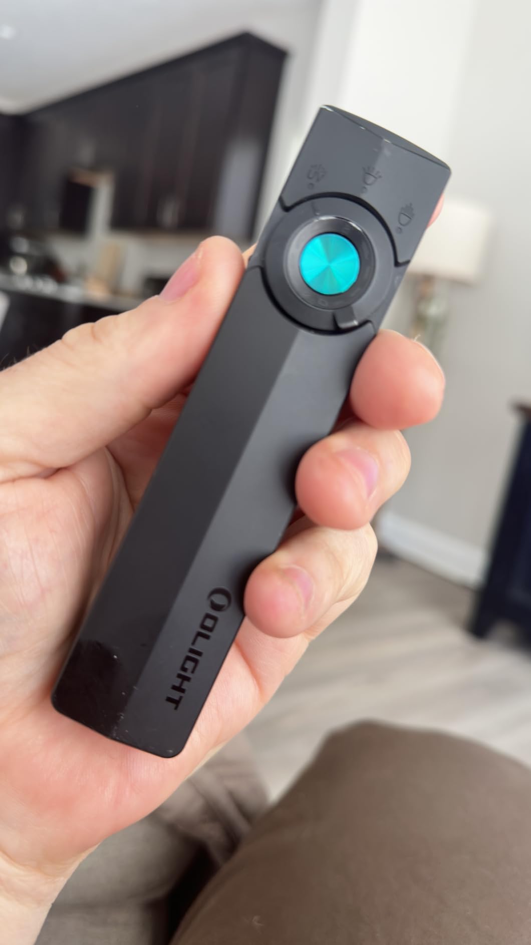 OLIGHT ArkPro EDC Flat Flashlight Rechargeable, Pocket Light, Black CW | Green Beam, White LED, UV Flashlight, 1500 Lumens Flash Light, USB-C Magnetic, Camping Lights, Emergency Work Outdoor Home customer photo 1