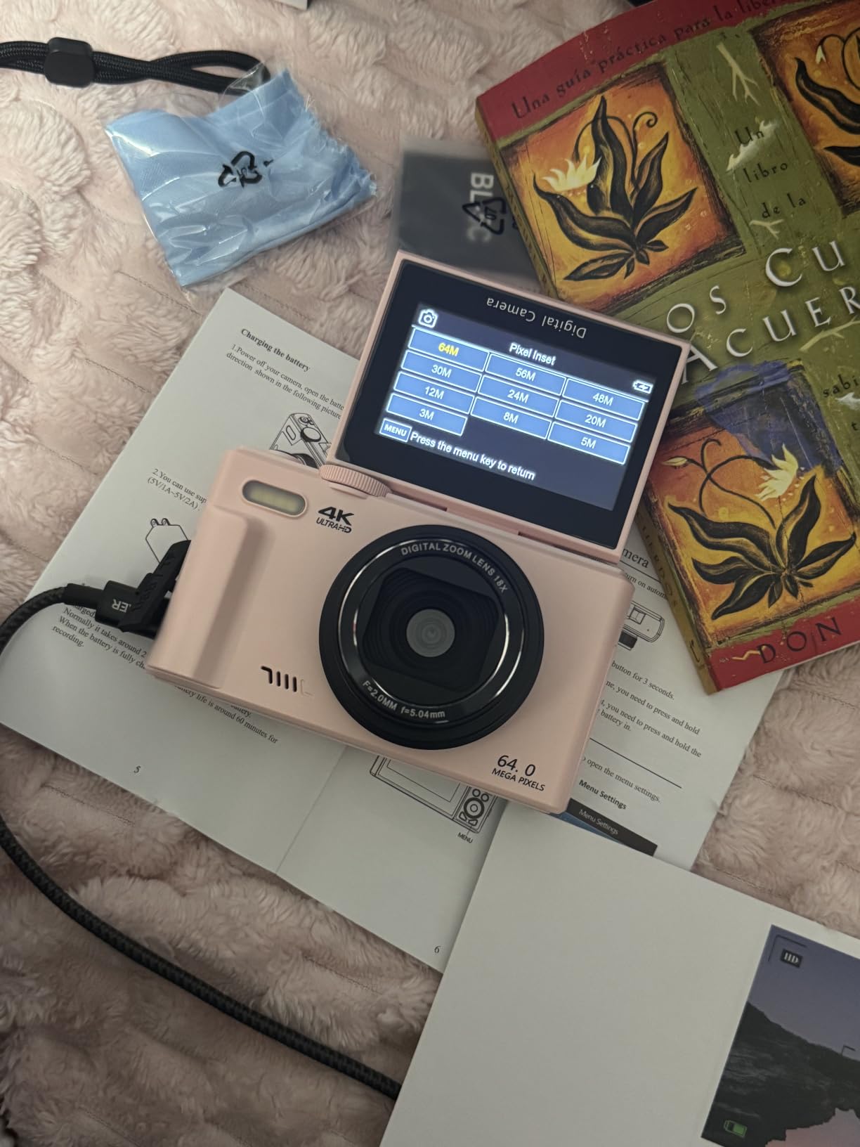 VJIANGER 4K Digital Camera, Vlogging Camera with 180° Flip Screen customer photo 2