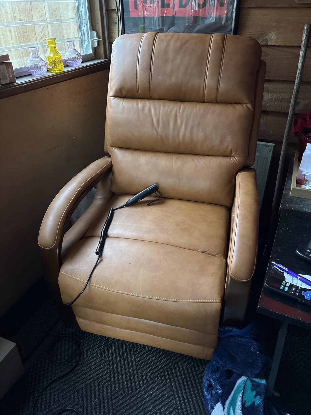 Trustyue Dual Motor Power Lift Recliner Chair, Lift Chair with Massage and Heat for Elderly, 180° Lay Flat Recliner, Standing Assistance, Infinite Position Reclining, Living Room Chair Beige customer photo 2