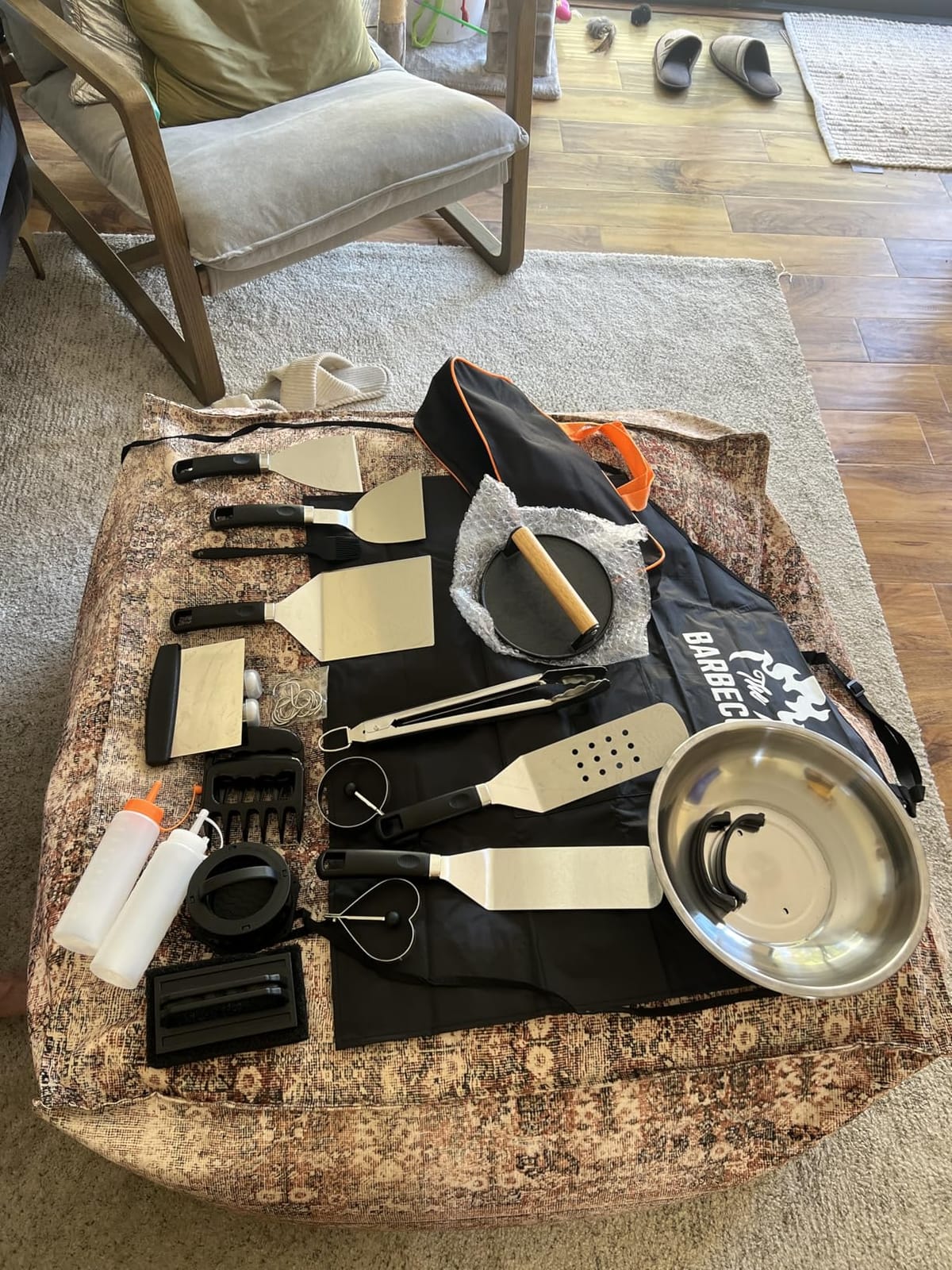 31PCS Griddle Accessories Kit for Blackstone, Flat Top Hibachi Grill Spatula Set with 2 Melting Domes, Burger Press, Patty Maker and Apron, Professional Teppanyaki Tools Gifts for Outdoor BBQ customer photo 2