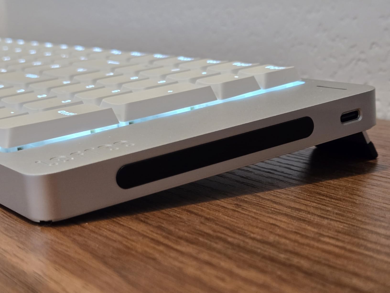 LOFREE Flow2 Low-Profile Mechanical Keyboard, Aluminum Alloy with Surfer Linear Switches, Rechargeable Wireless Keyboards with 3 Mode Connections for Windows, macOS (Silver, 68 Keys) customer photo 2