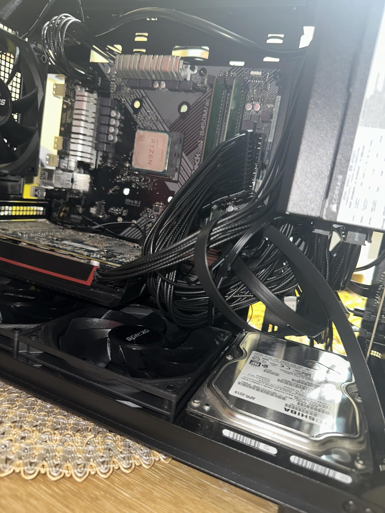 RM750e ATX 3.1 PCIe 5.1 Ready 750W Power Supply - Black | Native 12V-2x6 Cable Included, Low-Noise, Fully Modular, Cybenetics Gold, Modern Standby Mode, NA customer photo 1