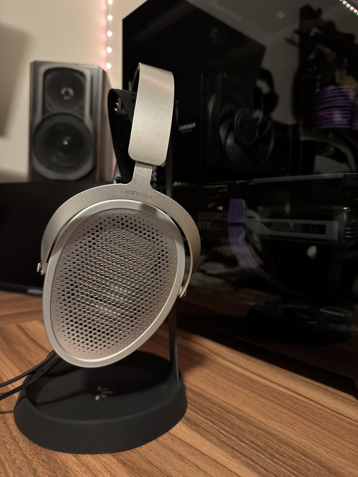 HiFiMan Edition XV Open-Back Over-Ear Full-Size Hi-Fi Headphones with Enhanced Magnet customer photo 1