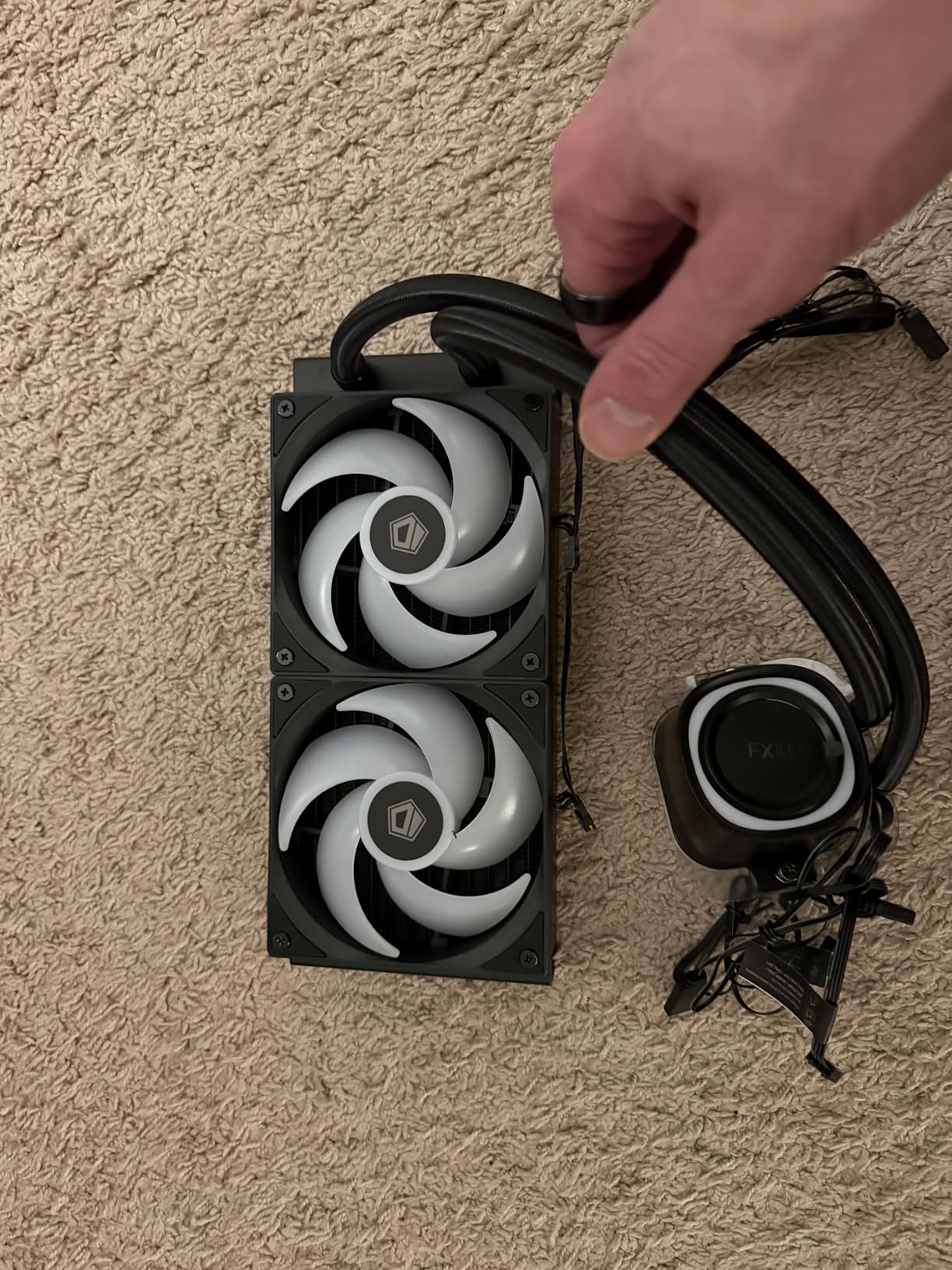 ID-COOLING FX240 LCD 240mm AIO CPU Cooler, 1.48 inch Customizable LCD Display, 300W TDP, Dual Low Noise ARGB Fans 27.2dB(A) Max., supports Intel LGA1851/1700/1200/115X and AMD AM5/AM4 customer photo 2