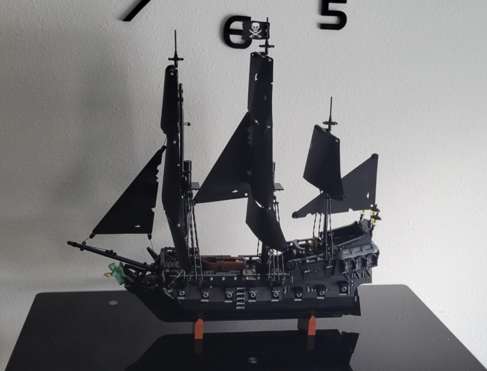 LEGO Icons Captain Jack Sparrow's Pirate Ship Building Set for Adults, Ages 18+ - Room Decor for Office, Bedroom or Shelf - Collectible Black Pearl Ship for Pirates of The Caribbean Fans - 10365 customer photo 2