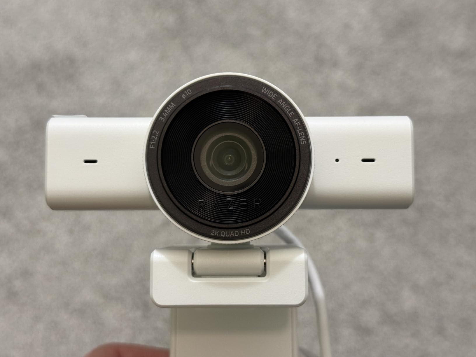 Razer Kiyo V2 X Webcam for Streaming and Meetings, 1440p 60 FPS, White, AI Powered Auto-Framing, Built-in Microphone, Ultrawide Angle Lens, Privacy Cover, Works with OBS, Discord, Zoom, Teams customer photo 1