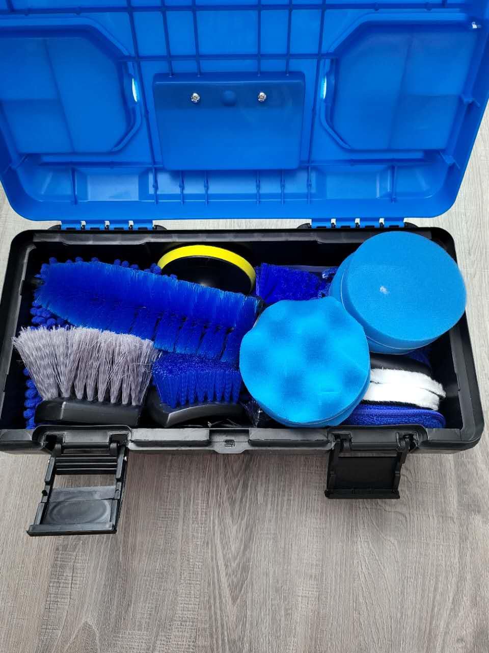 36Pcs Car Detailing Kit, Car Detailing Brush Set, Car Cleaning Kit, Auto Detailing Tools for Interior Exterior Wheels, Professional Car Wash Accessories with Windshield Cleaning Tool and Storage Box customer photo 1