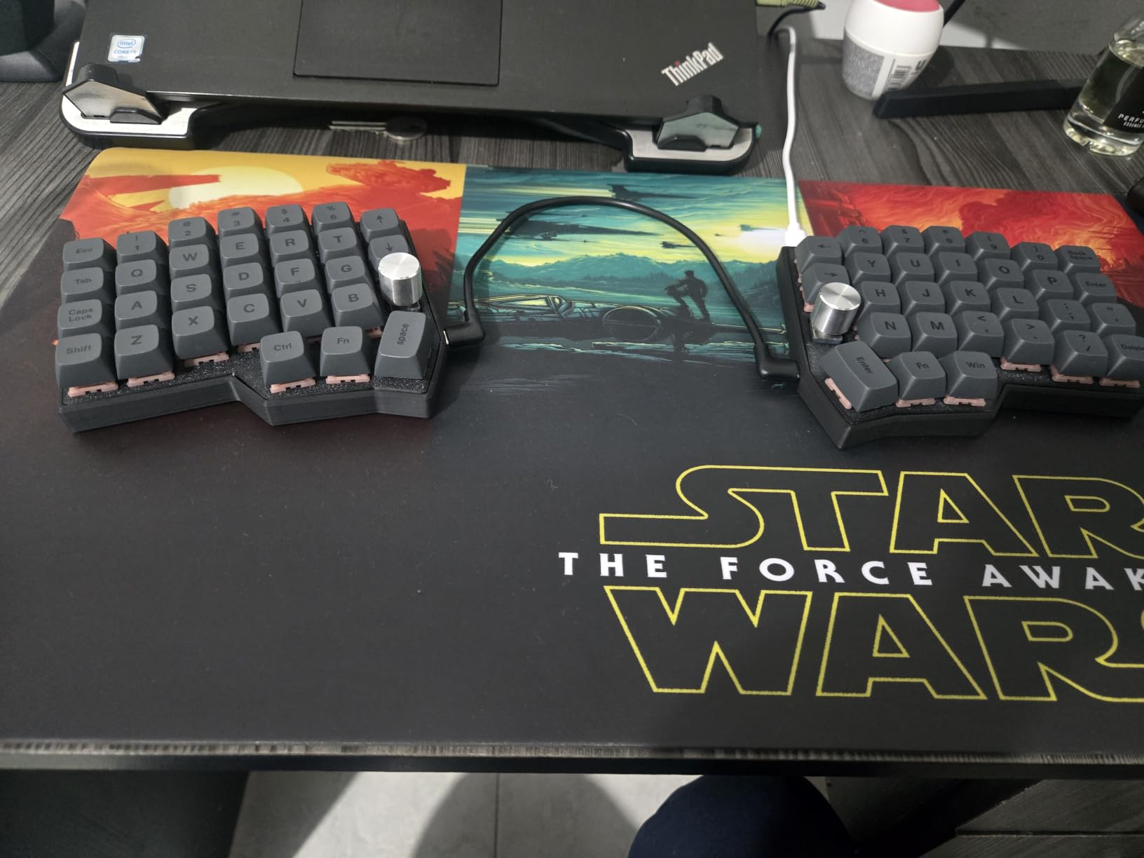 4x6 Corne Layout with knobs CORNE Wired Ergonomic Mechanical Keyboard, 60% Ortholinear Layout, Hot-swappable, RGB, Vial remapping Support, pre-lubed Linear switches (Silent Switch) customer photo 1