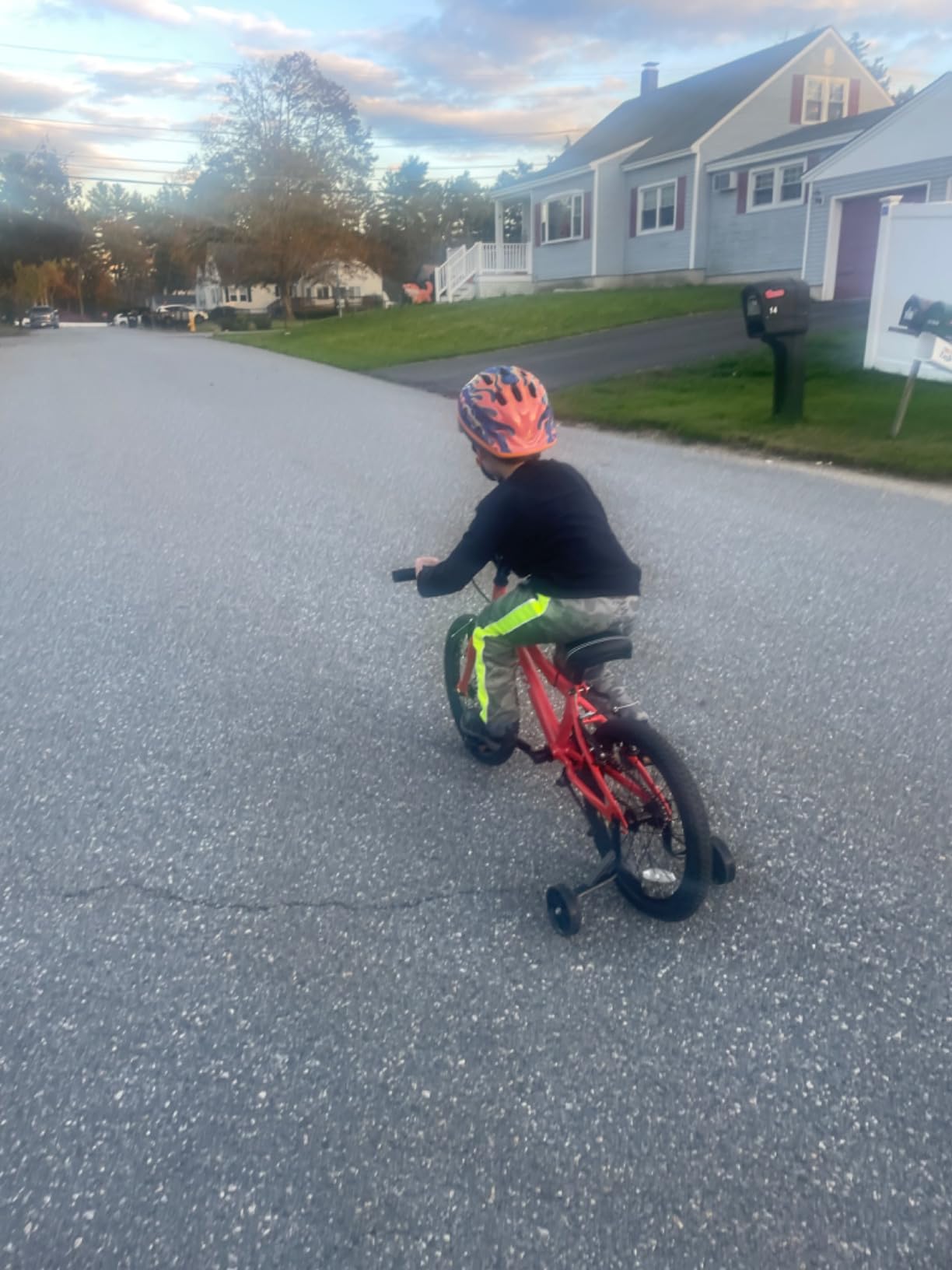 AVASTA Bilbo 18 20 24 Inch Kids Bike for Boys Girls Youth 5-14 Years Old customer photo 2