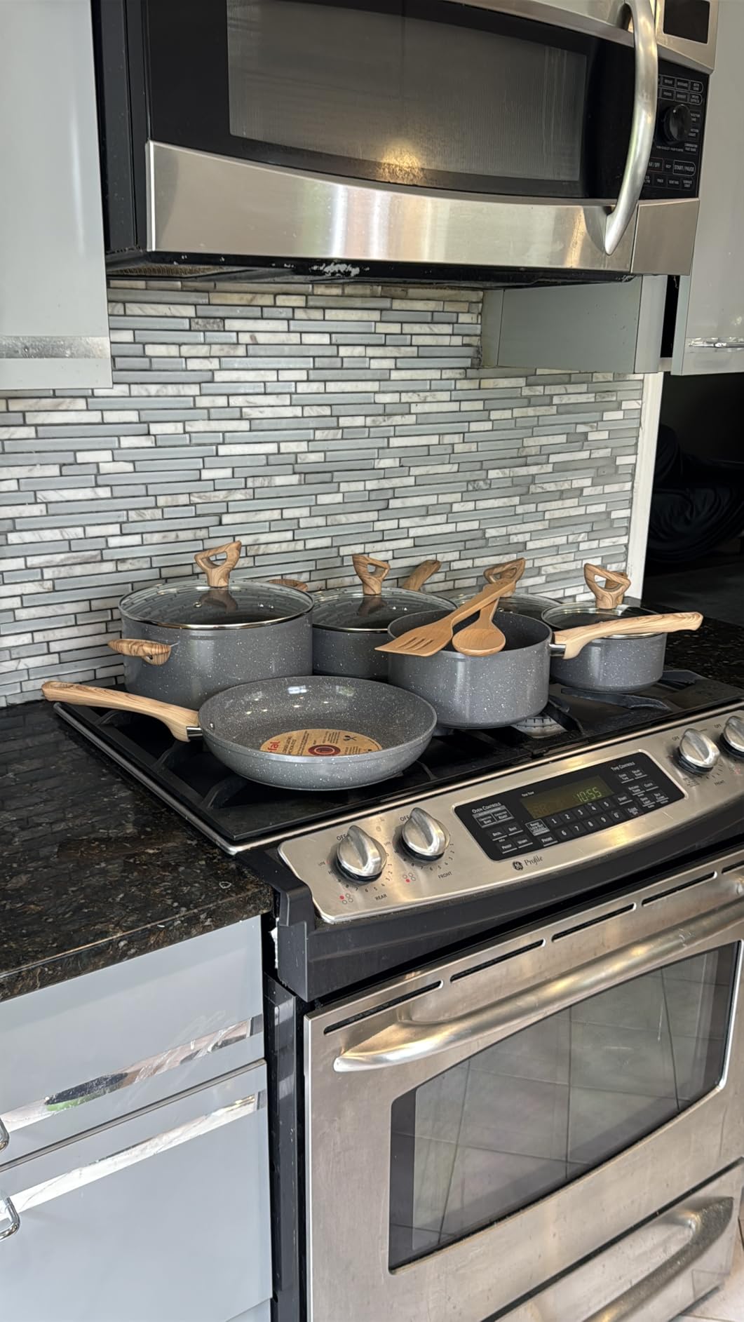 T-fal Revive Ceramic Nonstick Pots and Pans Set, 12-Piece, Beige Granite | Recycled aluminum forged body, Thermo-Spot heat indicator, Oven safe to 350 F, Vented glass lids, Wood-look handles customer photo 2