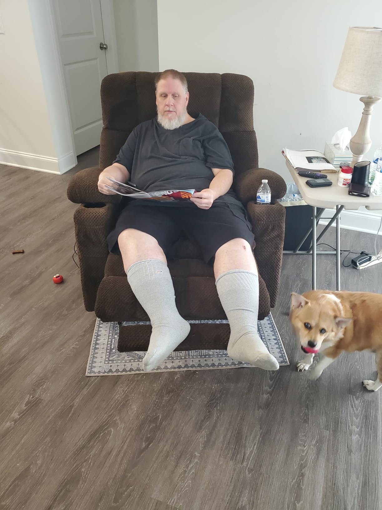 Tami Tami Dual Motor Power Lift Chair Recliner for Elderly with Massage and Heat, Infinite Position Electric Lift Recliner with Adjustable Headrest, USB (T6015 - Plush Fabric, Dark Brown, Medium) customer photo 1