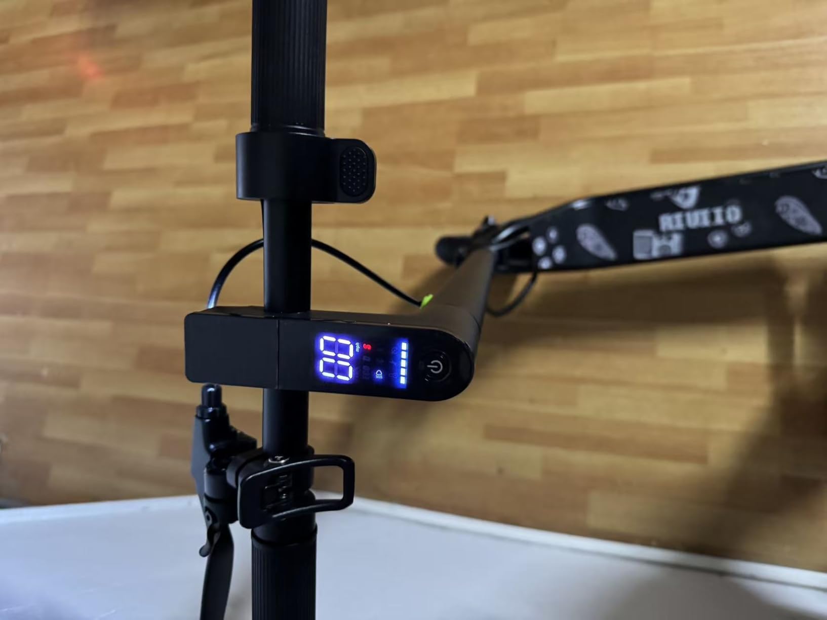 Electric Scooter for Adults, Teens & Big Kids, 350W-500W Motor, 10Mph-21 MPH & 10-28 Miles Max Range, 6.5 to 10 inch Tires, Portable Lightweight E-Scooter customer photo 1