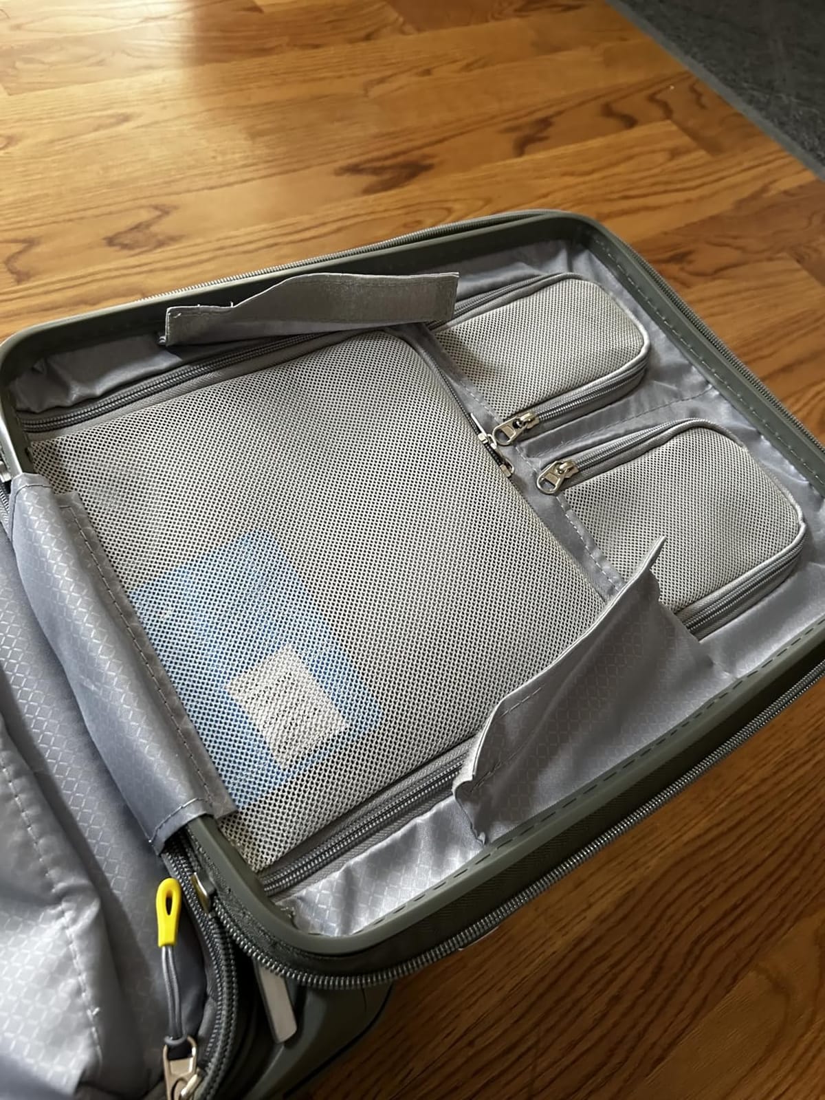 RAINSMORE Expandable Carry on Luggage 20 Inch, Airline Approved Carry on Suitcase with Front Pocket&Laptop Compartment, Hardshell Rolling Travel Luggage with Spinner Wheels, Charcoal customer photo 2