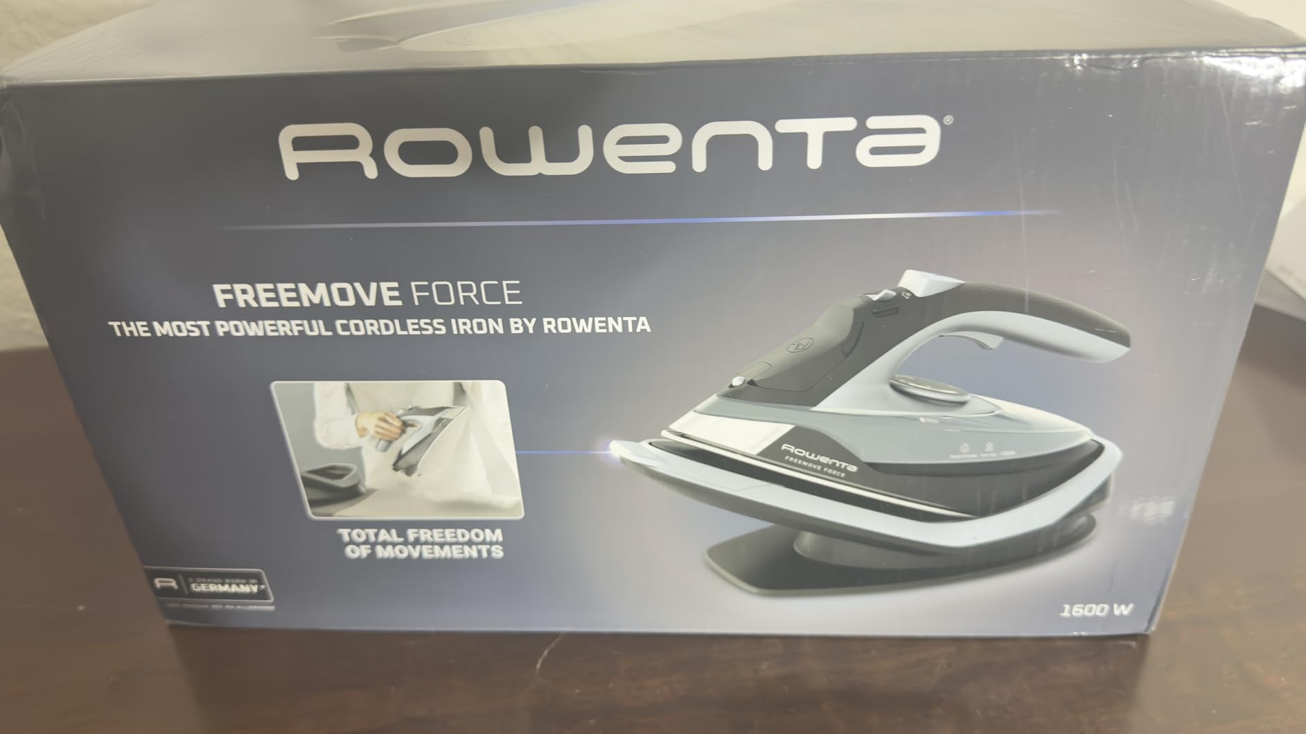 Rowenta Freemove Cordless Iron with Steam, 1600 Watts, Stainless Steel Soleplate, Rapid Heating, Portable Steamer for Clothes, Rechargeable for Wireless Ironing, Handheld Steamer Iron, Blue, DE6730 customer photo 2