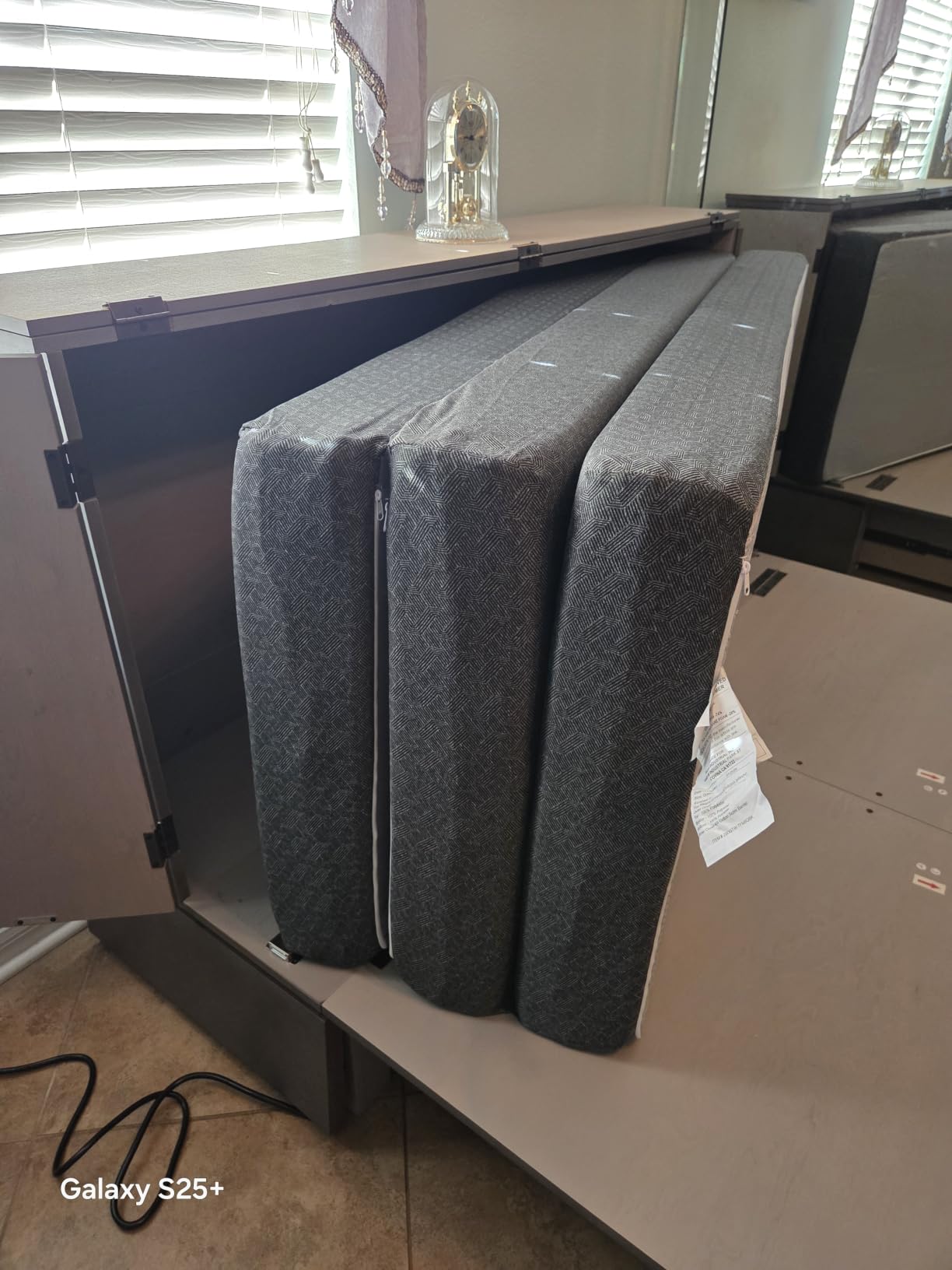 6 Inch Tri-Fold Mattress Queen Size, Portable Memory Foam Guest Bed with Cooling Gel customer photo 2