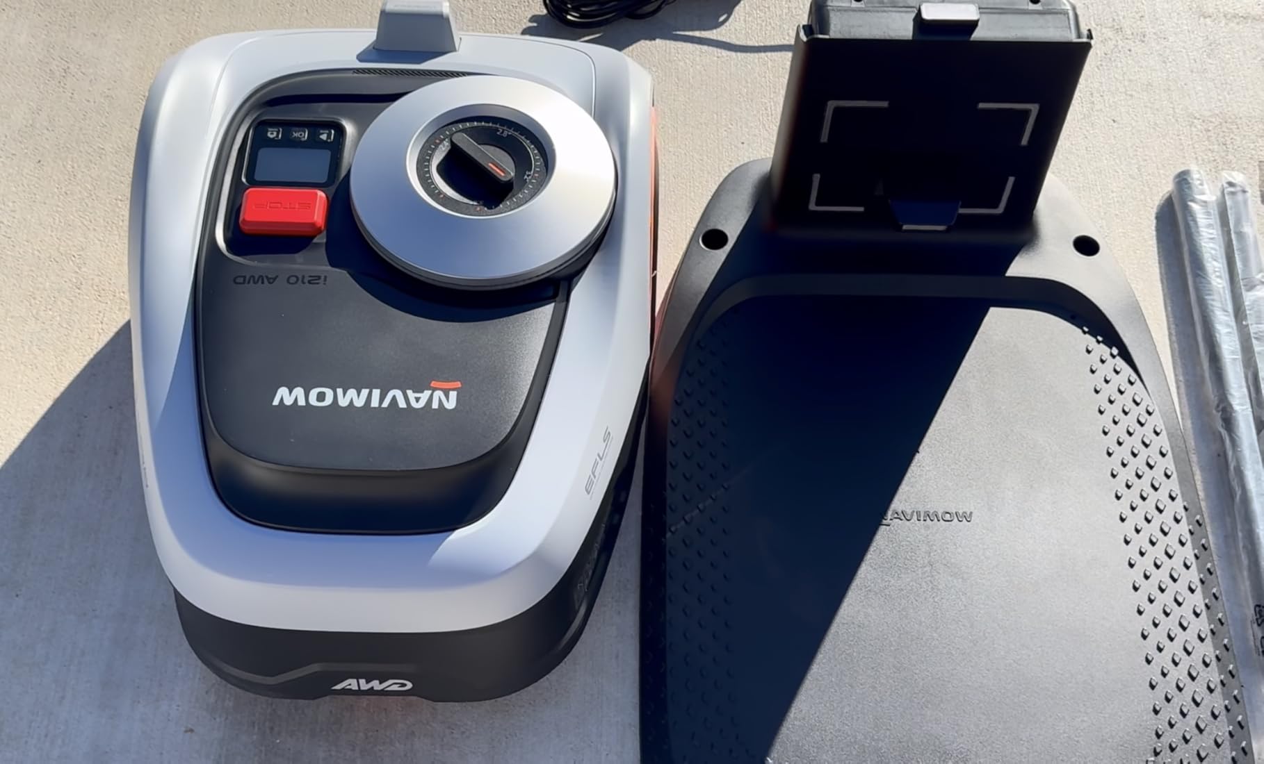 Segway Navimow i210 AWD Robot Lawn Mower Wire Free, 0.25 Acre, 45% Slopes | Perimeter Wire-Free Setup, NRTK-Vision Auto Mapping, 2-3.6-Inch Cutting Height, 5.1Ah Battery, 20-Zone App Control customer photo 1