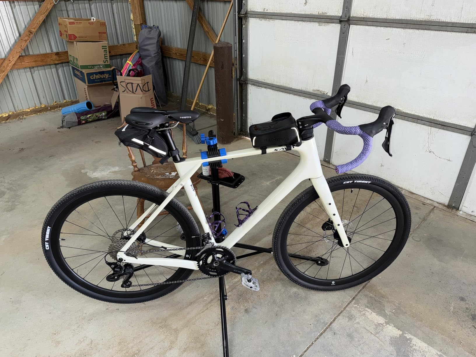 SAVADECK Carbon Gravel Bike - T800 Carbon Frame & Fork, Shimano GRX400 20-Speed Groupset, Hydraulic Disc Brakes, 700C x 40mm Tires - Lightweight Design for Road & Off-Road Adventures customer photo 1