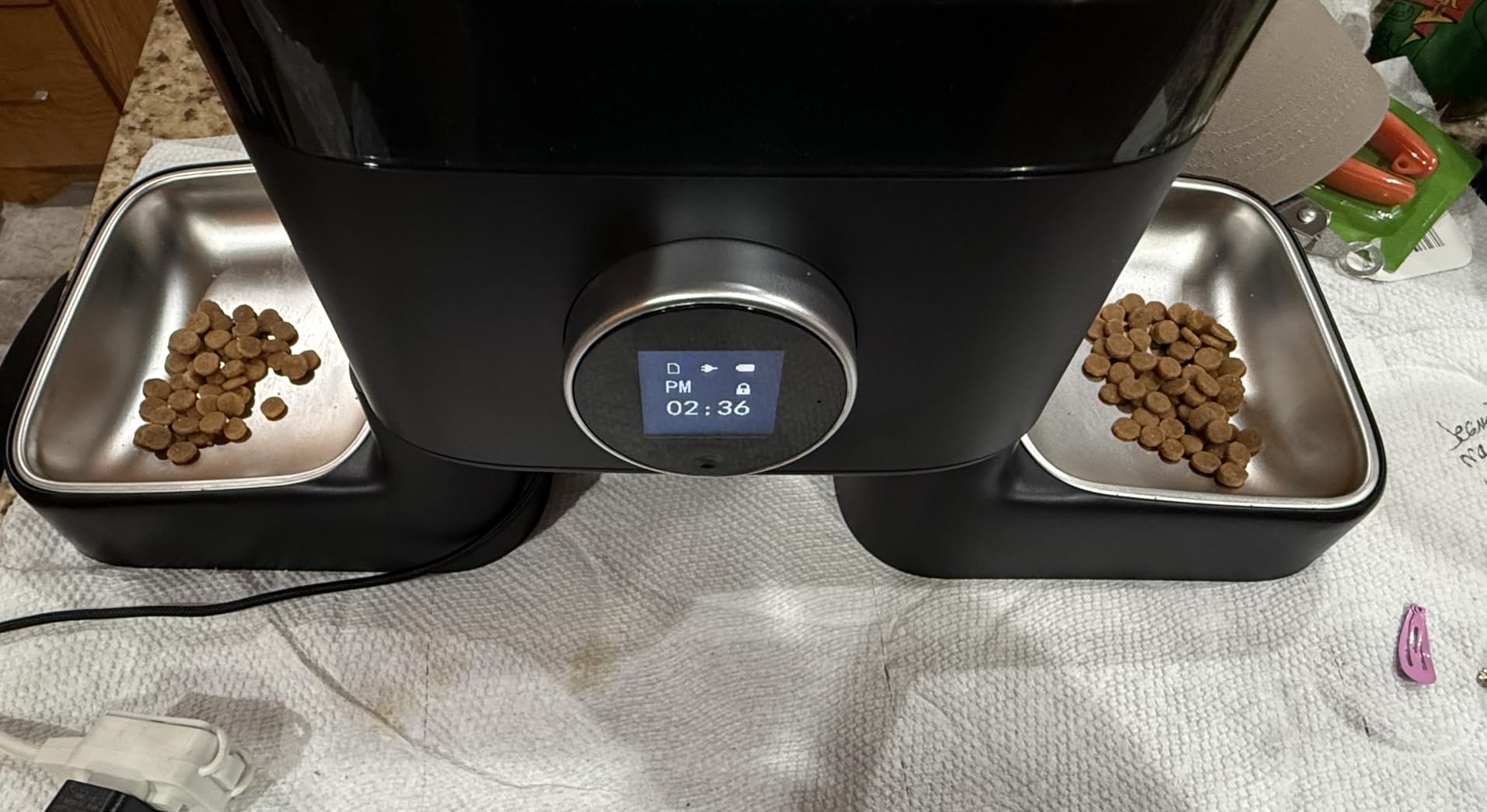 oneisall Automatic Cat Feeder with Camera for 2 Cats Pets, 20 Cups/5L | 5G Wi-Fi, Dual Cameras, HD Night Vision, 2-Way Audio, Motion-Activated Alerts, APP Remote Control, Feed Now, Feeding Logs customer photo 2