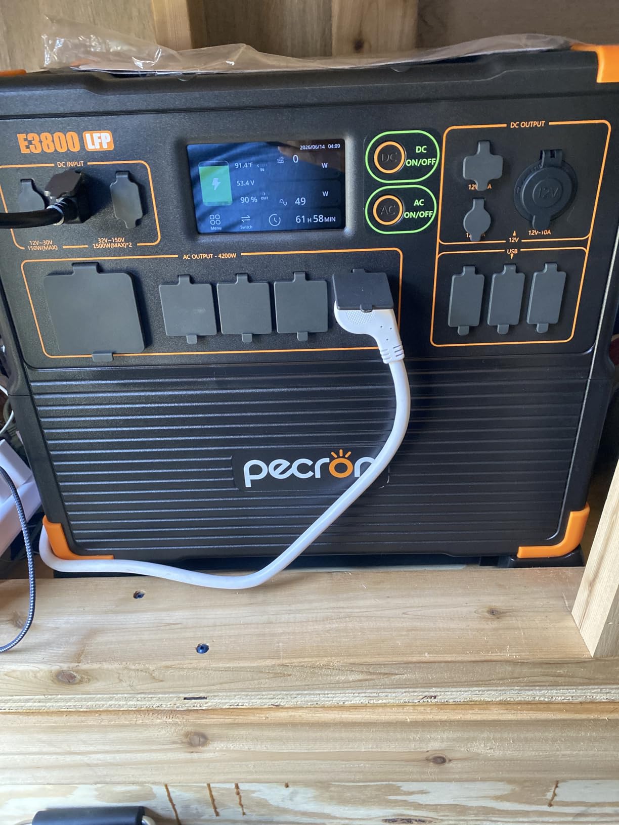 Pecron Portable Power Station E3800 LFP with 2x300W Solar Panels, 3840Wh LiFePO4 Battery Backup, 4200W Solar Generator, Expandable to 53.76kWh customer photo 2