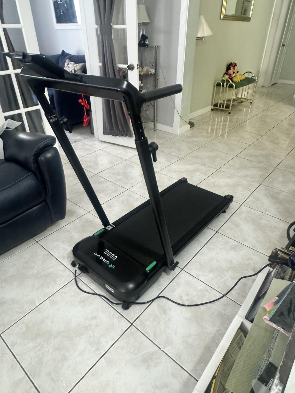 UREVO Auto Incline Walking Pad with AI App, Adjustable Handlebar & Multifunctional Desk, 9% Power Incline Brushless Quiet Motorized Treadmill for Apartments customer photo 1