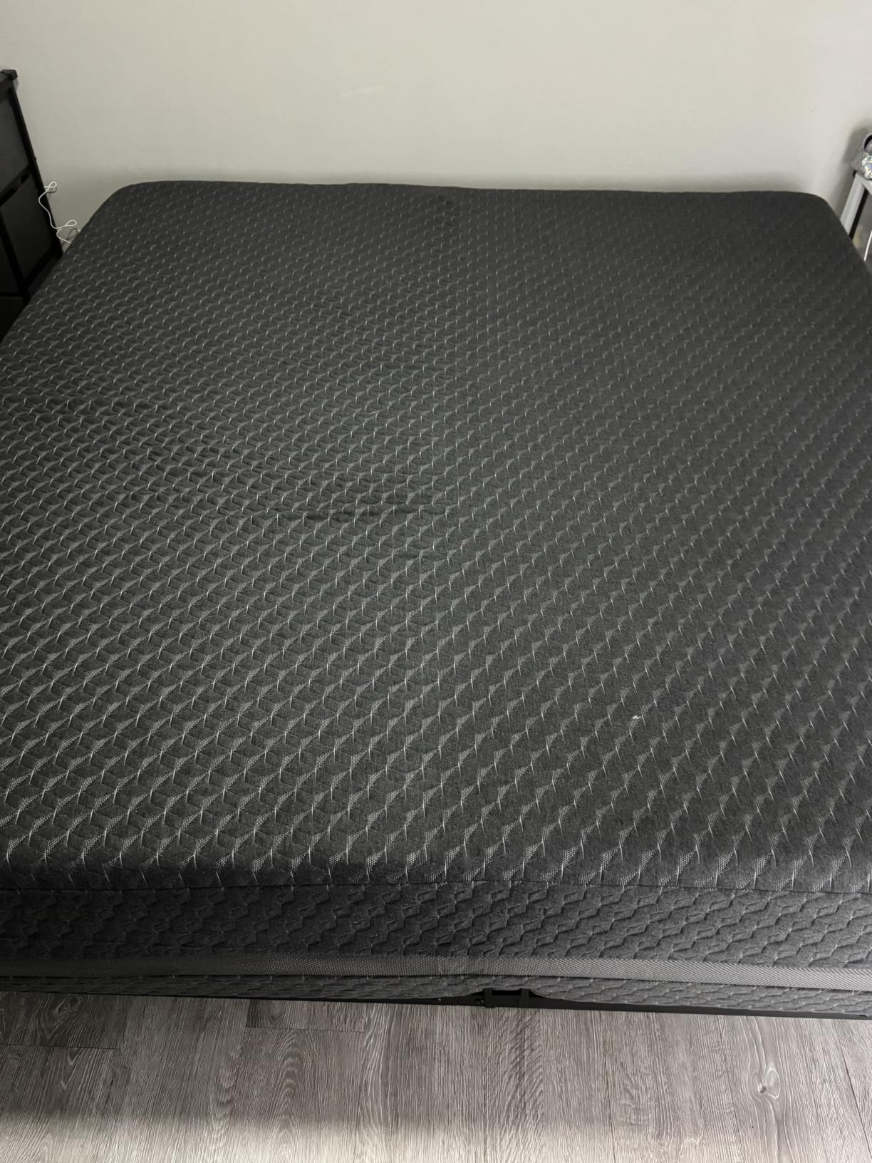 Novilla Queen Gel Memory Foam Mattress 12 Inch for Spinal Alignment | Green Tea-Infused Foam, Mattresses in a Box customer photo 1
