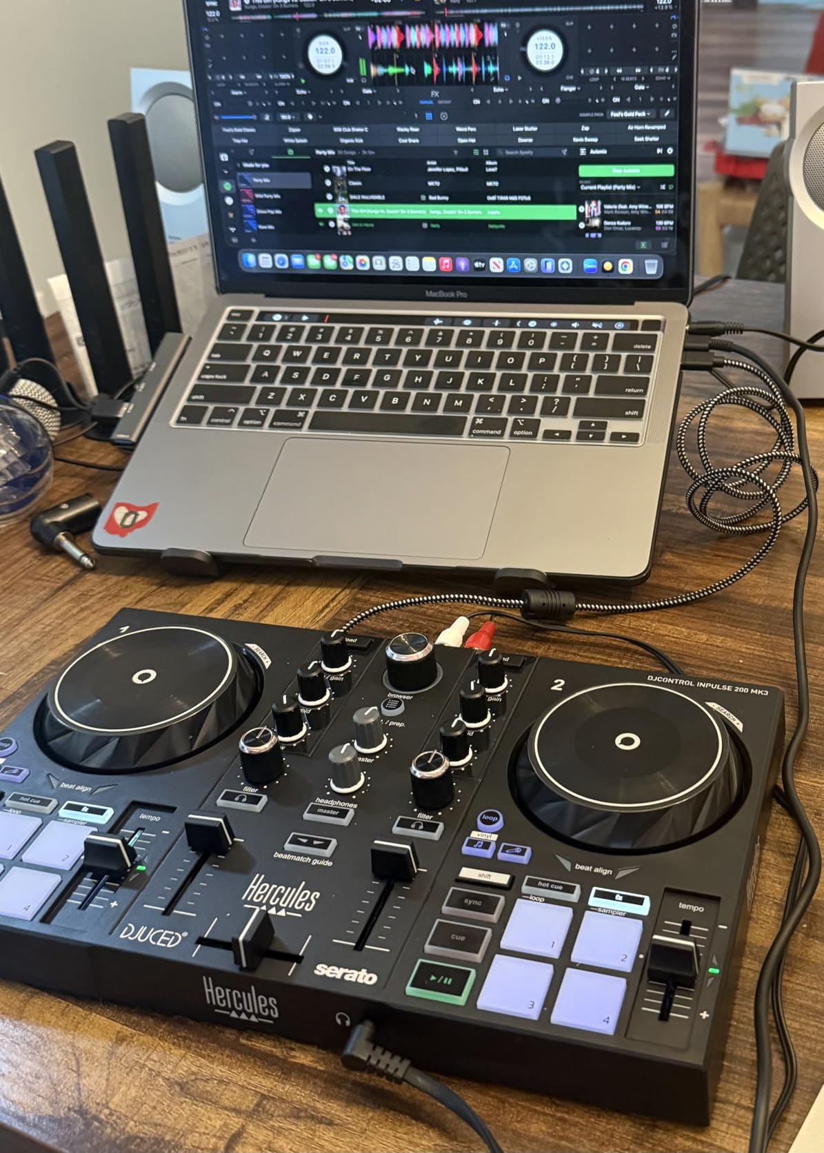 Hercules DJControl Inpulse 200 MK3 - Ideal DJ Controller with Serato Lite | Beatmatch light guides, dedicated Stems controls, 8 performance pads, touch jog wheels & DJUCED/Serato DJ Lite customer photo 1
