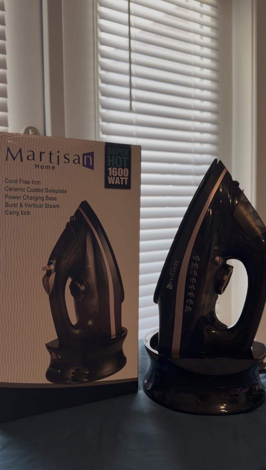 Martisan Cordless Iron for Clothes, 1600W, Wireless, Rapid Heating, Retractable Cord, Power Charging Base, Ceramic Soleplate, Auto-off, Anti-calc, Anti-drip, Self Clean customer photo 1