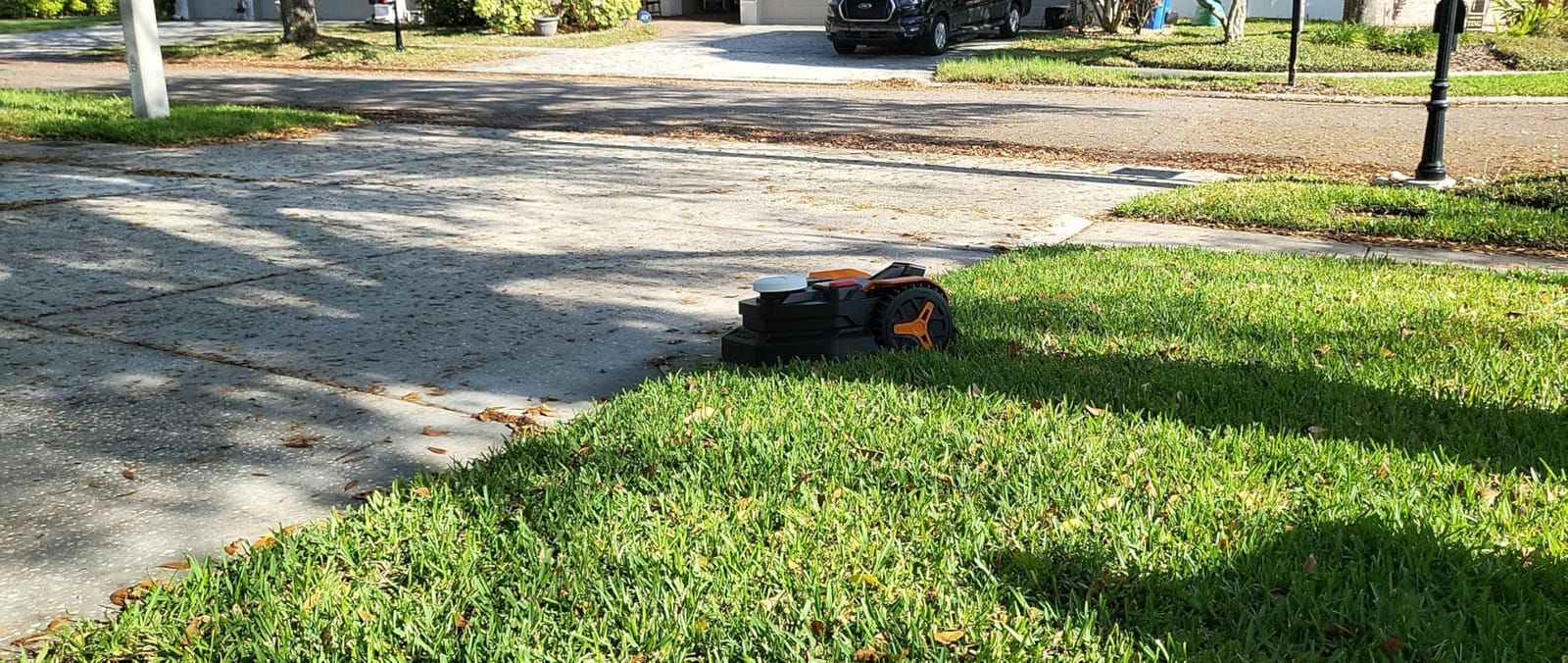 WORX Robot Lawn Mower for 1/2 Acre, No Perimeter Wire, WR320 | Landroid Vision Cloud with AI Obstacle Avoidance, RTK Cloud Navigation, Auto Mapping, App Control, 30% Slope customer photo 2