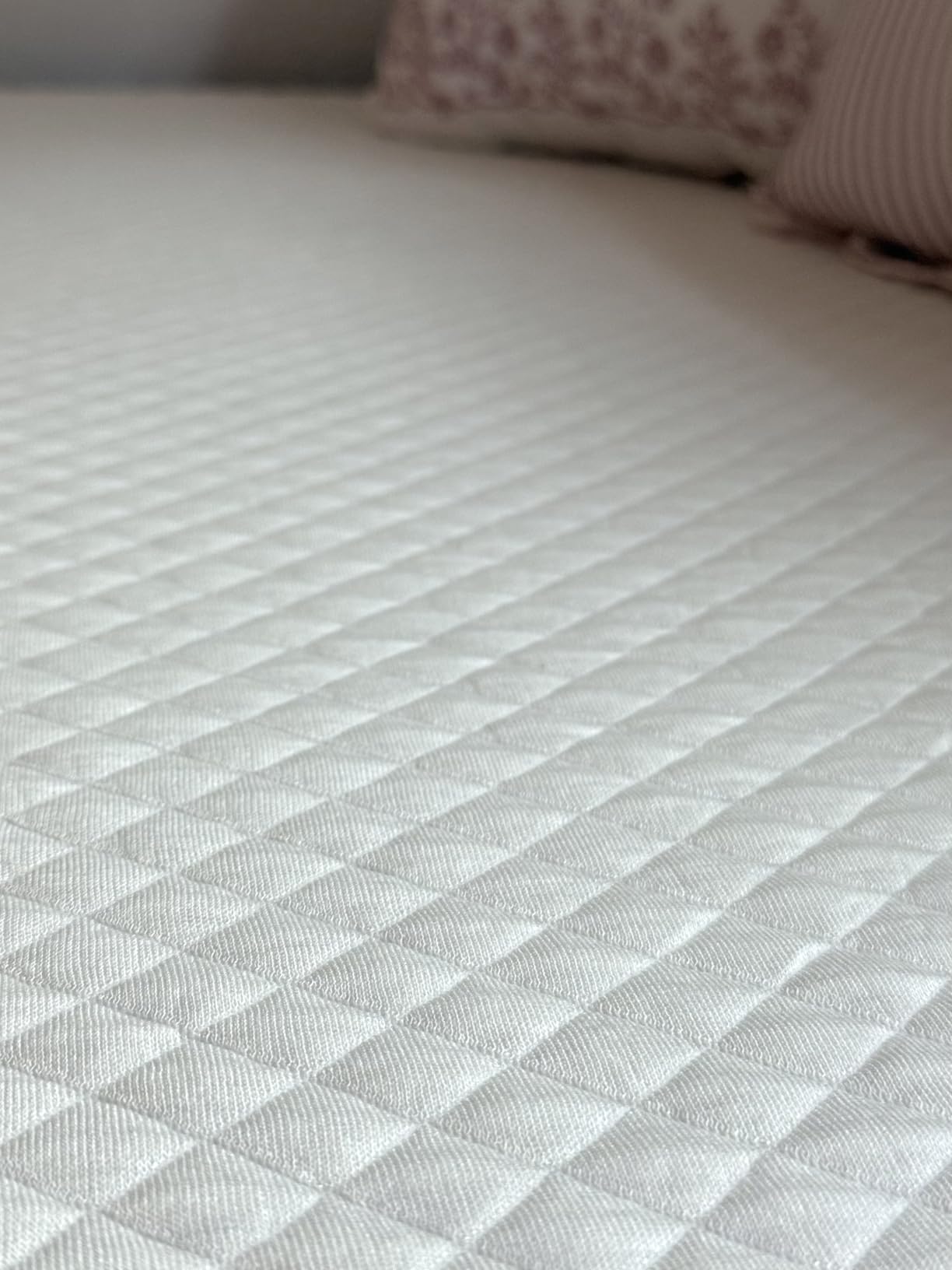 LIFEMENT Twin Mattress for Kids, 6 Inch Twin Bed Mattress, Basic Matcha Cooling Gel Memory Foam Mattress in a Box, Pressure Relief with Medium Firm Support, CertiPUR-US Certified, 75''L x 39''W customer photo 1