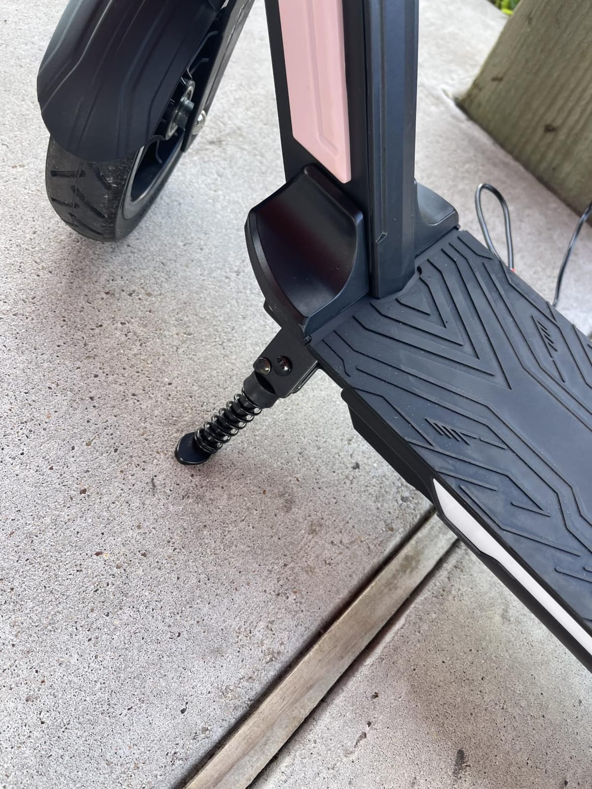 SIMATE Electric Scooter for Kids Ages 8+ Teens & Adults, 250W Motor Max 12 MPH, 10 Miles Range, 3 Adjustable Heights, UL2272 Certified Foldable E-Scooter with Rainbow LED Lights customer photo 2