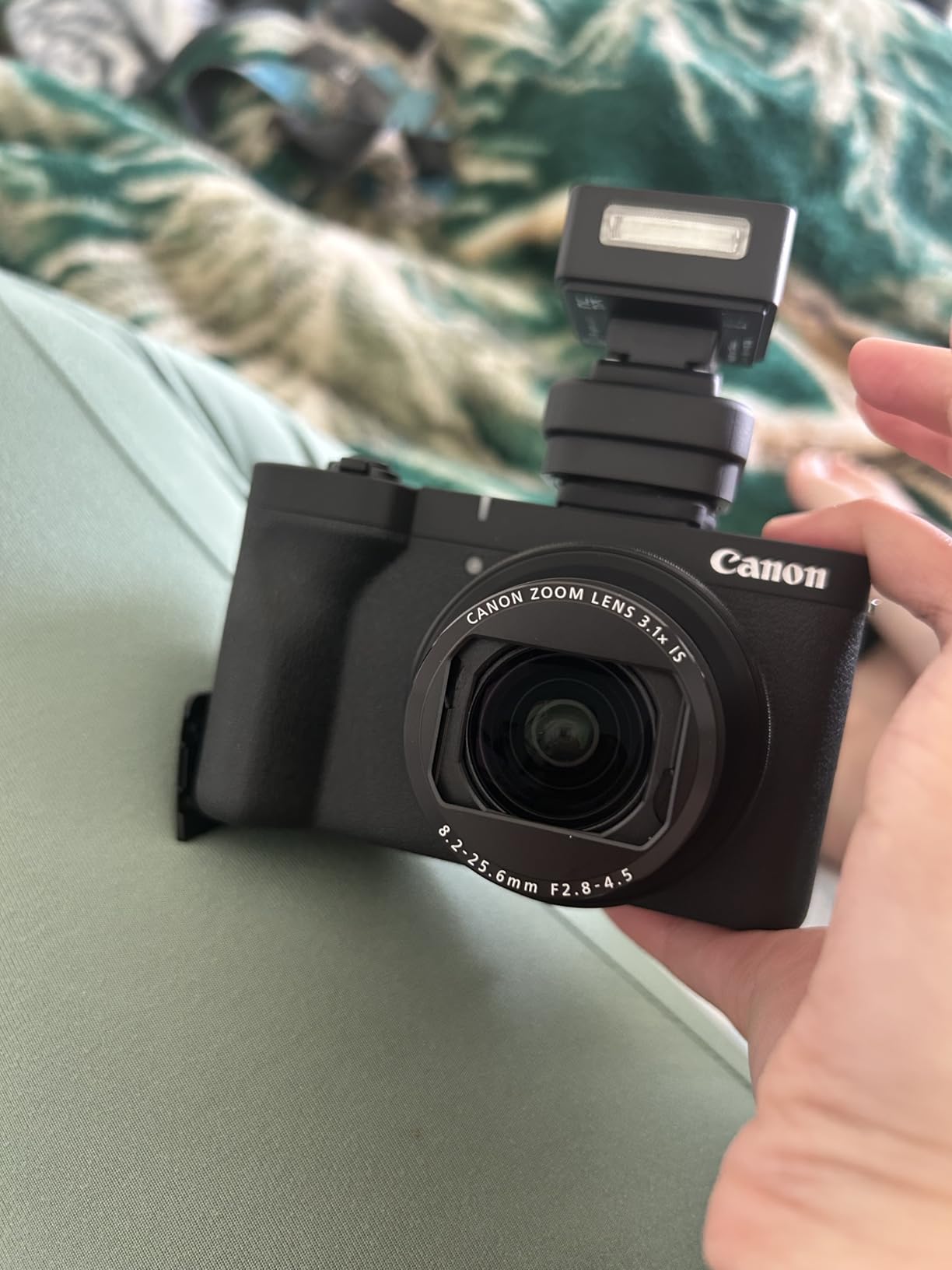 Canon PowerShot V1 Digital Camera 22.3MP with Wide Zoom 16-50mm Lens Bundle | For Photography & Video | 4K/60p Video | Dual Pixel CMOS AF II | Cooling Fan | Canon Log 3 + 64GB Memory Card + Camera Bag customer photo 2