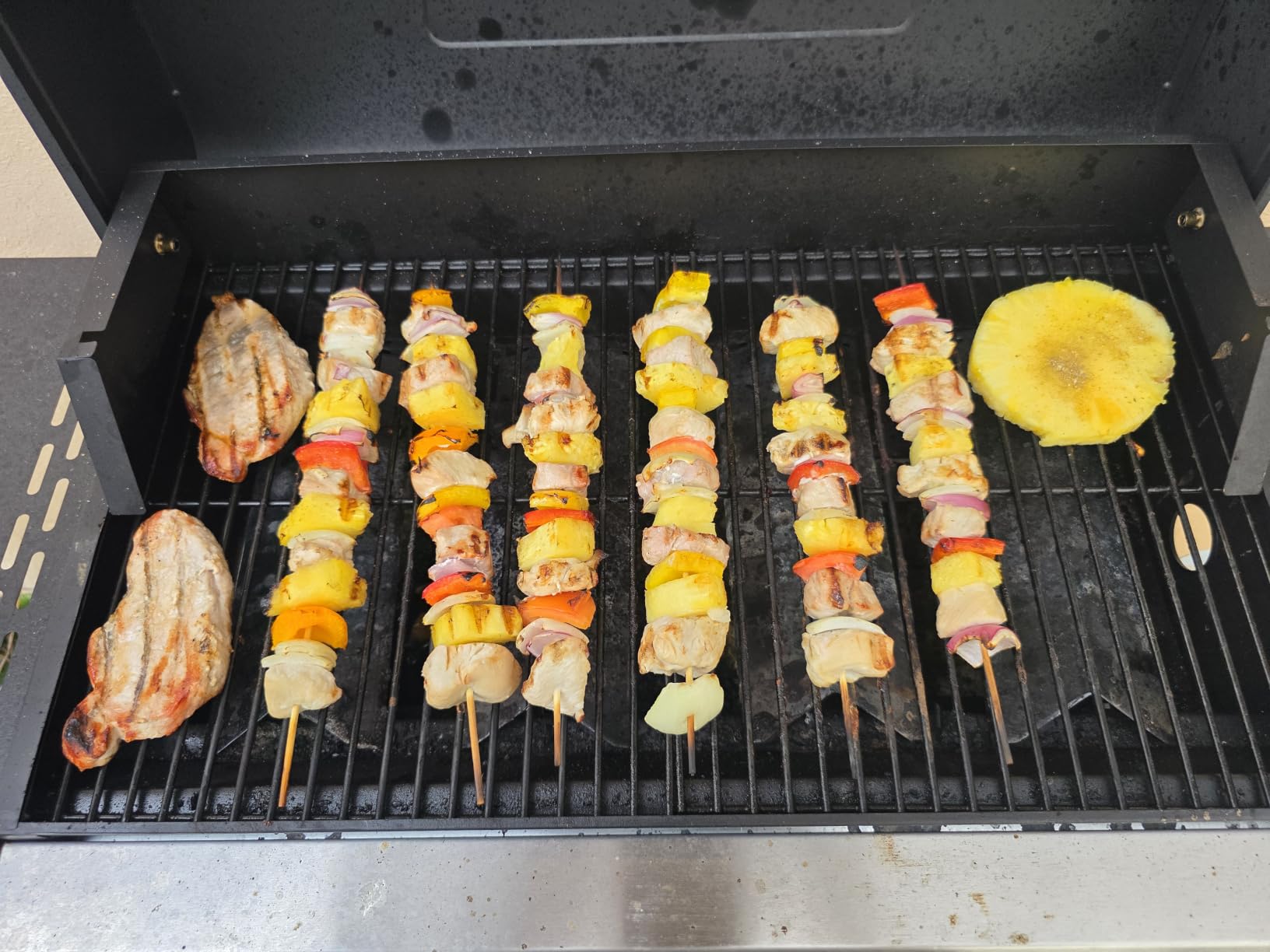 3 Burner Propane Gas Grill, 30,000 BTU Stainless Steel Outdoor BBQ Grill with 322 Sq. In. Cooking Area & 2 Foldable Side Shelves, Patio Cookout Essentials for Backyard customer photo 2