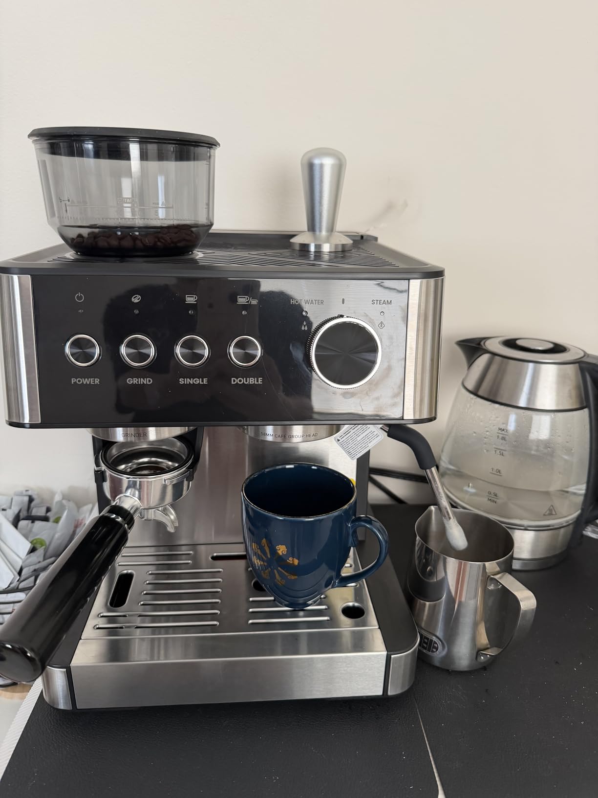 (2026 Upgrade) 15 Bar Espresso Machine with Built-in Anti-Clog Coffee Grinder, Expresso Coffee Machines with Milk Steam Wand/Frother/Tamping Tools, Espresso Maker with Grinder for Lattes customer photo 1