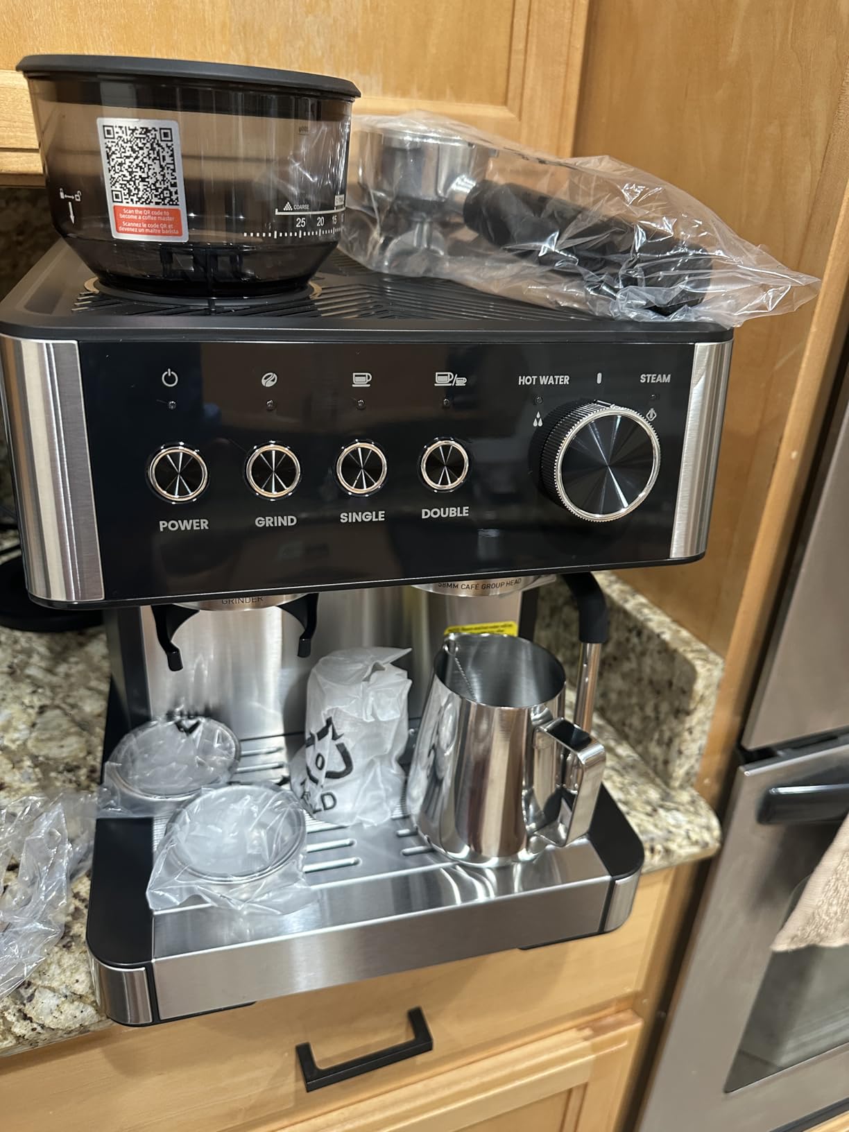 (2026 Upgrade) 15 Bar Espresso Machine with Built-in Anti-Clog Coffee Grinder, Expresso Coffee Machines with Milk Steam Wand/Frother/Tamping Tools, Espresso Maker with Grinder for Lattes customer photo 2