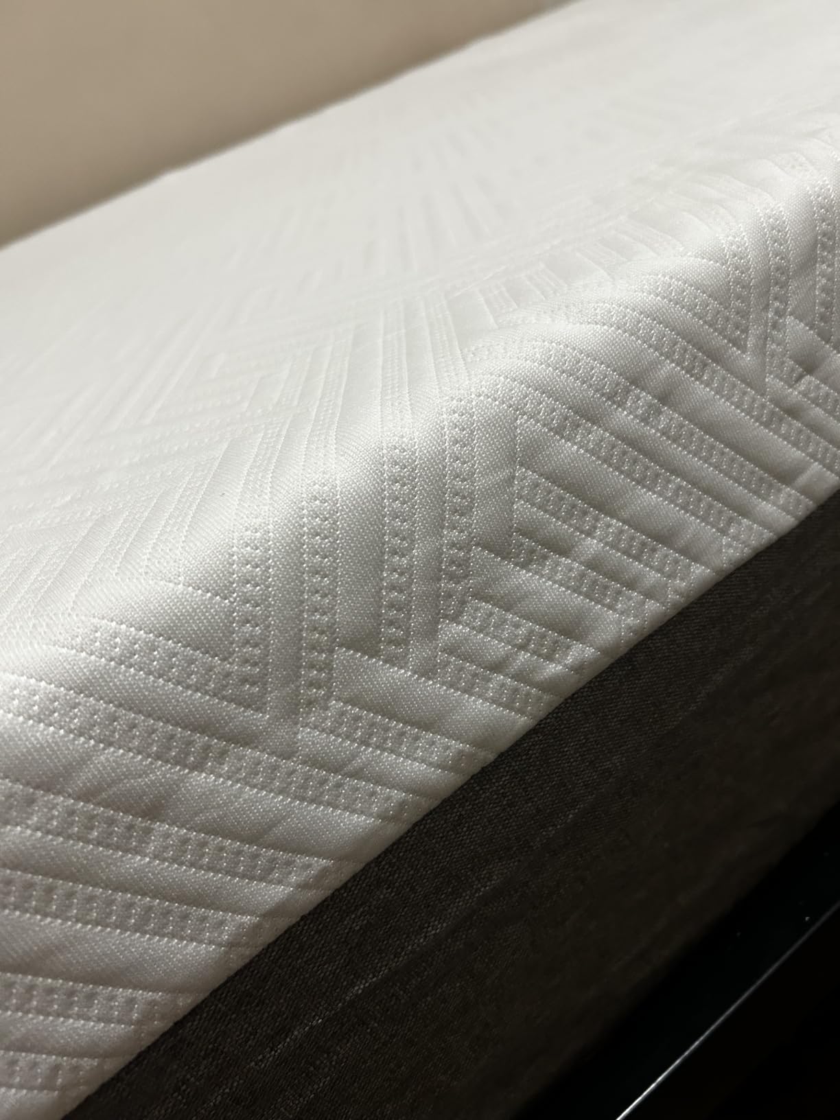 Novilla Bliss Green Tea Mattress Queen Size, 12 Inch Gel Memory Foam | Queen Mattress in a Box for Hot Sleeper with Nylon Cover, Cool Comfort & Back Pain Relief & Motion Isolating, Certified Foams customer photo 2