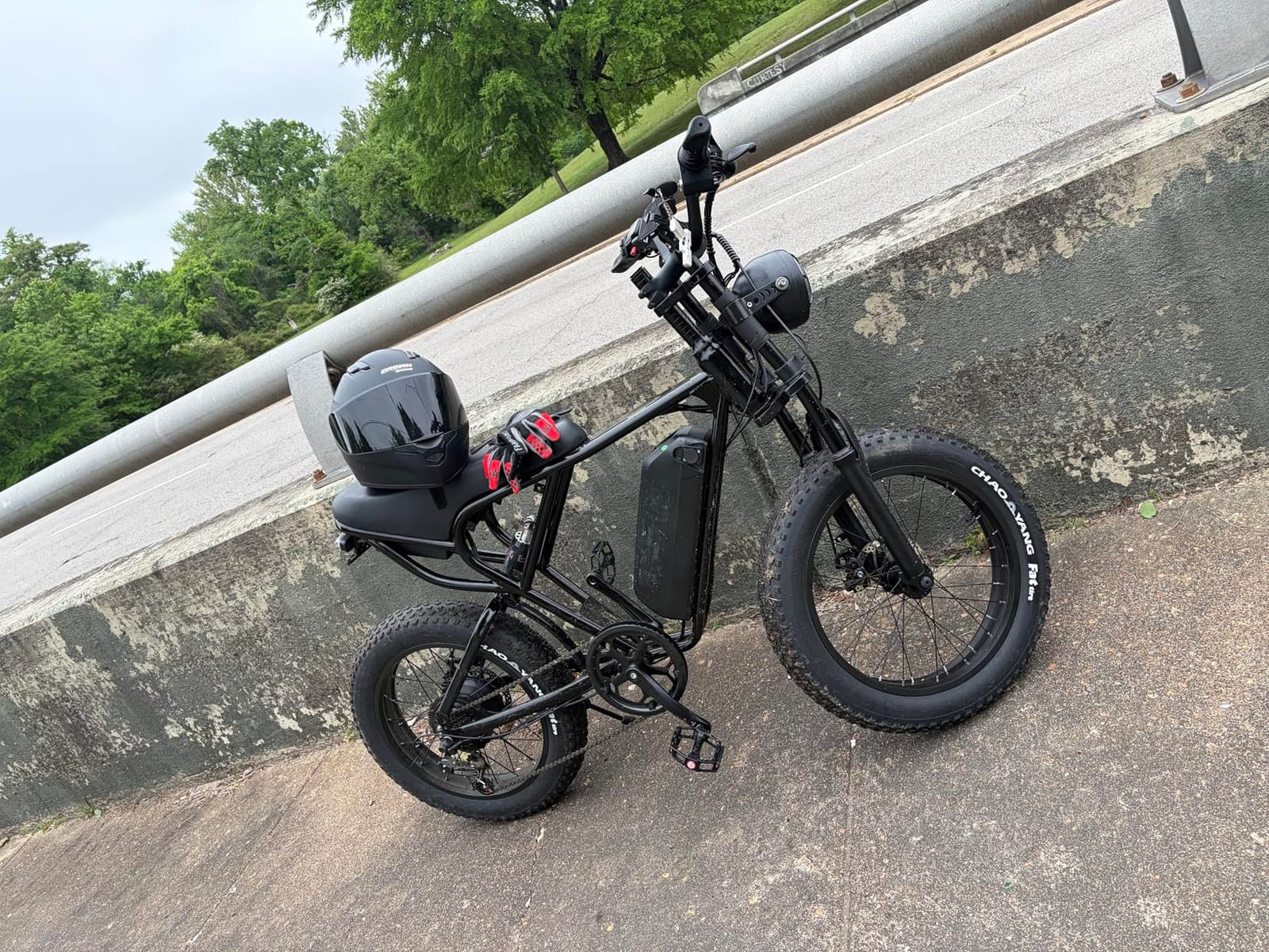 YVY Adult Electric Bike, 1500W-3000W Peak Motor Moped Style E-Bike, 48V 15.6Ah-40Ah Removable Battery, 30-180 Miles Range, 20