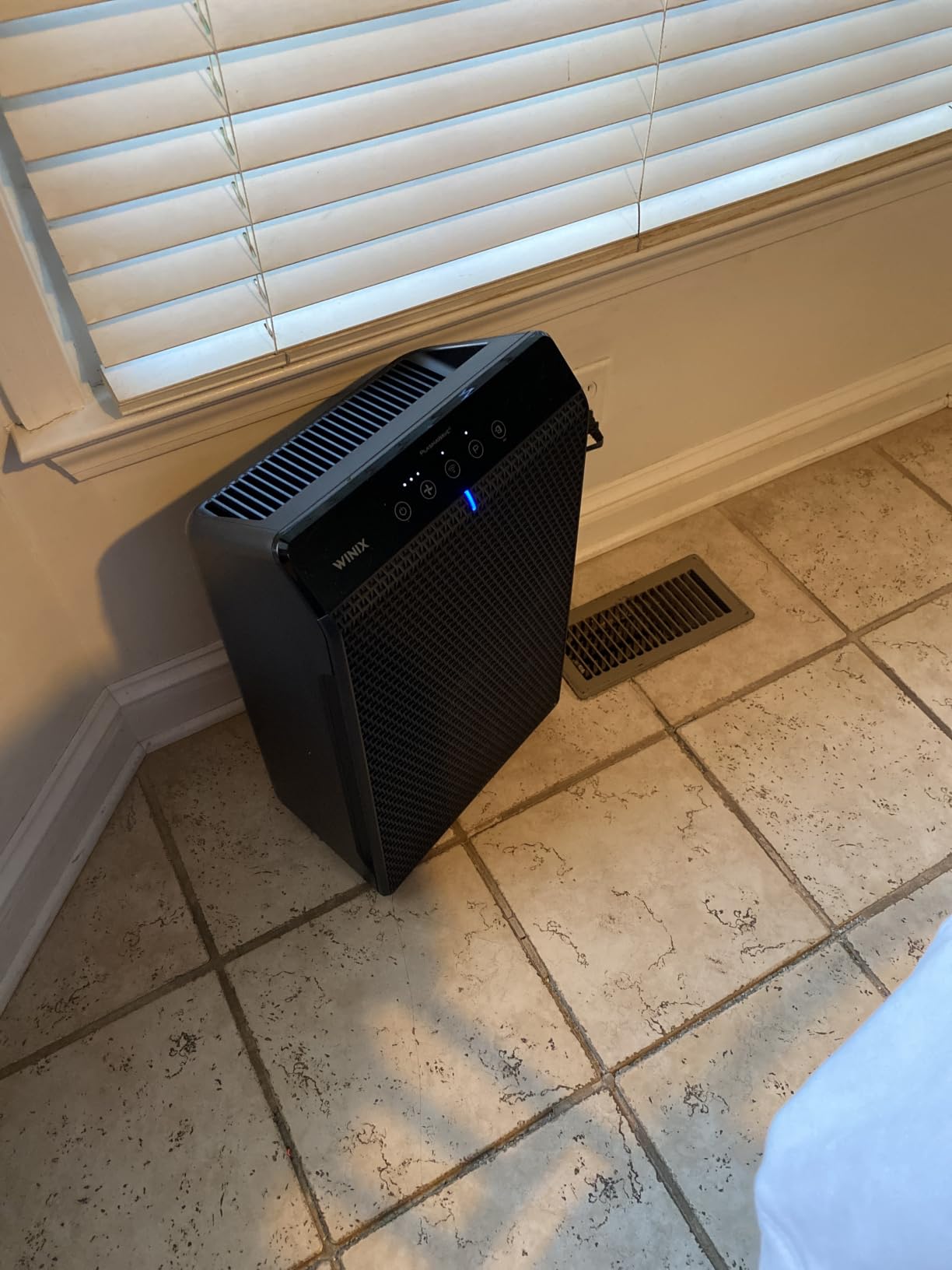 Winix 5530 Air Purifier (New Generation of 5500-2 with App Control) for Home Large Room Up to 1882 Ft² in 1 Hr, True HEPA, High Deodorization Carbon Filter and Auto Mode, Captures Pet Allergies, Smoke customer photo 2