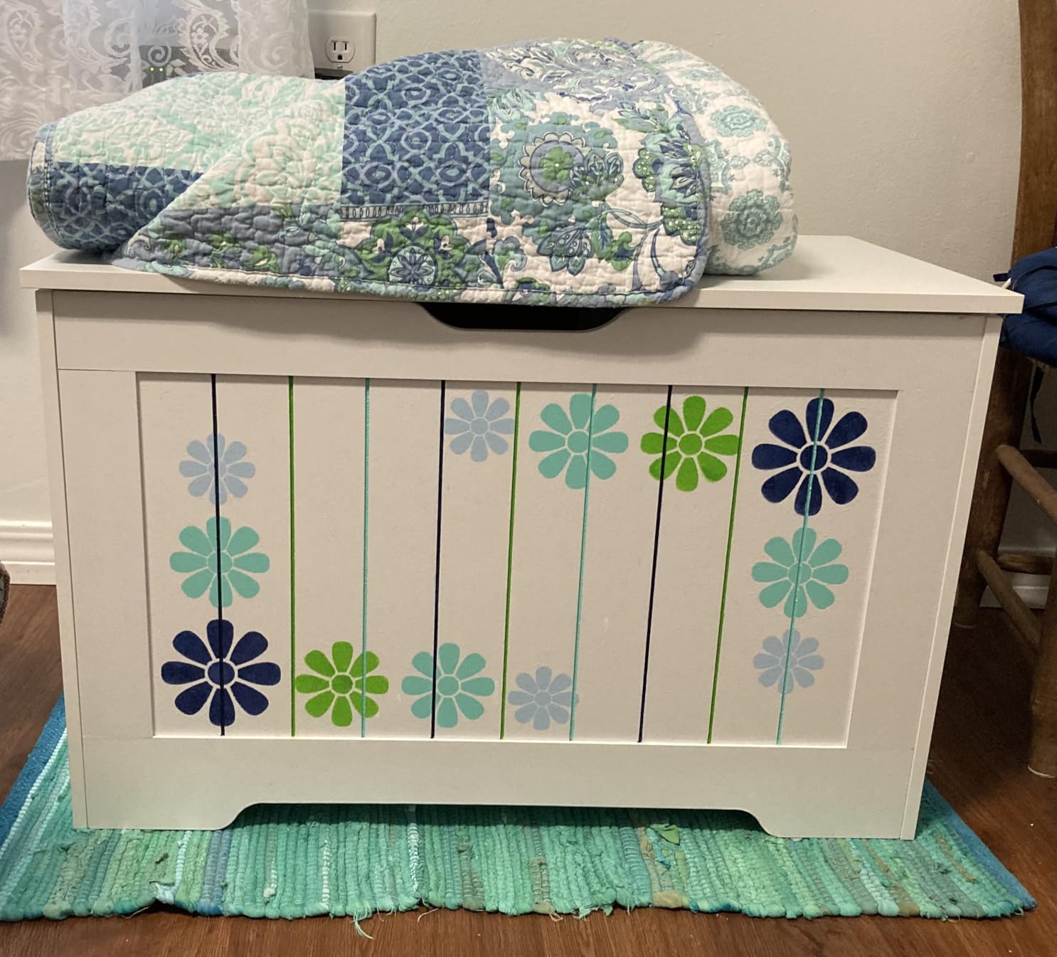 VASAGLE Boho Storage Bench with Rattan Look, Rounded Corners | Blanket Chest and Trunk with Seat for Bedroom Entryway, Natural Brown, ELLAN Collection ULSB503KC01 customer photo 2